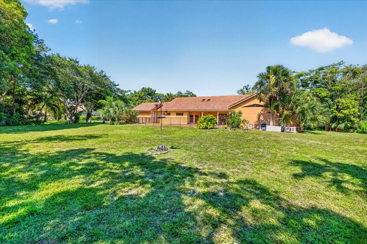 WHISPERING WOODS - Residential