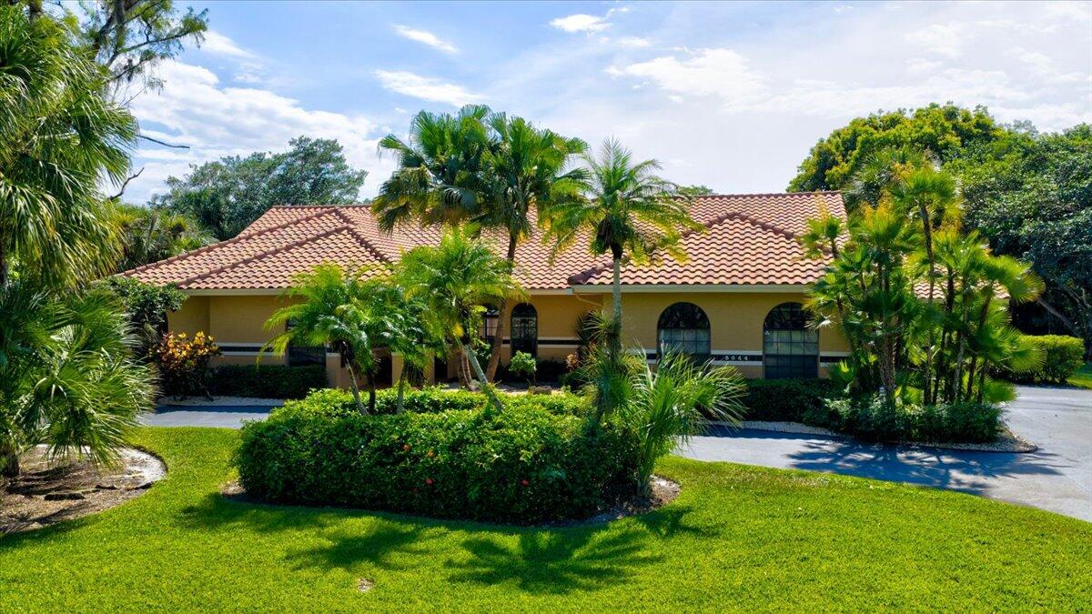 WHISPERING WOODS - Residential