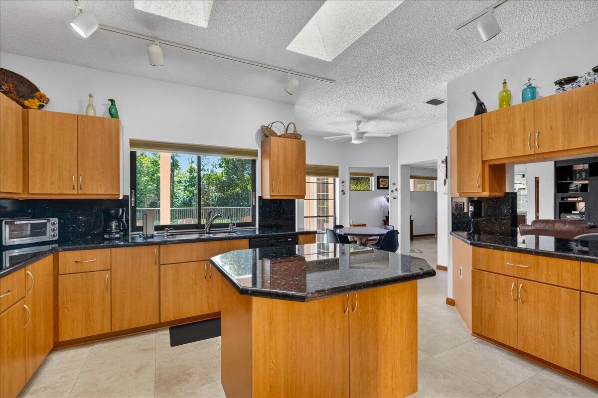 WHISPERING WOODS - Residential
