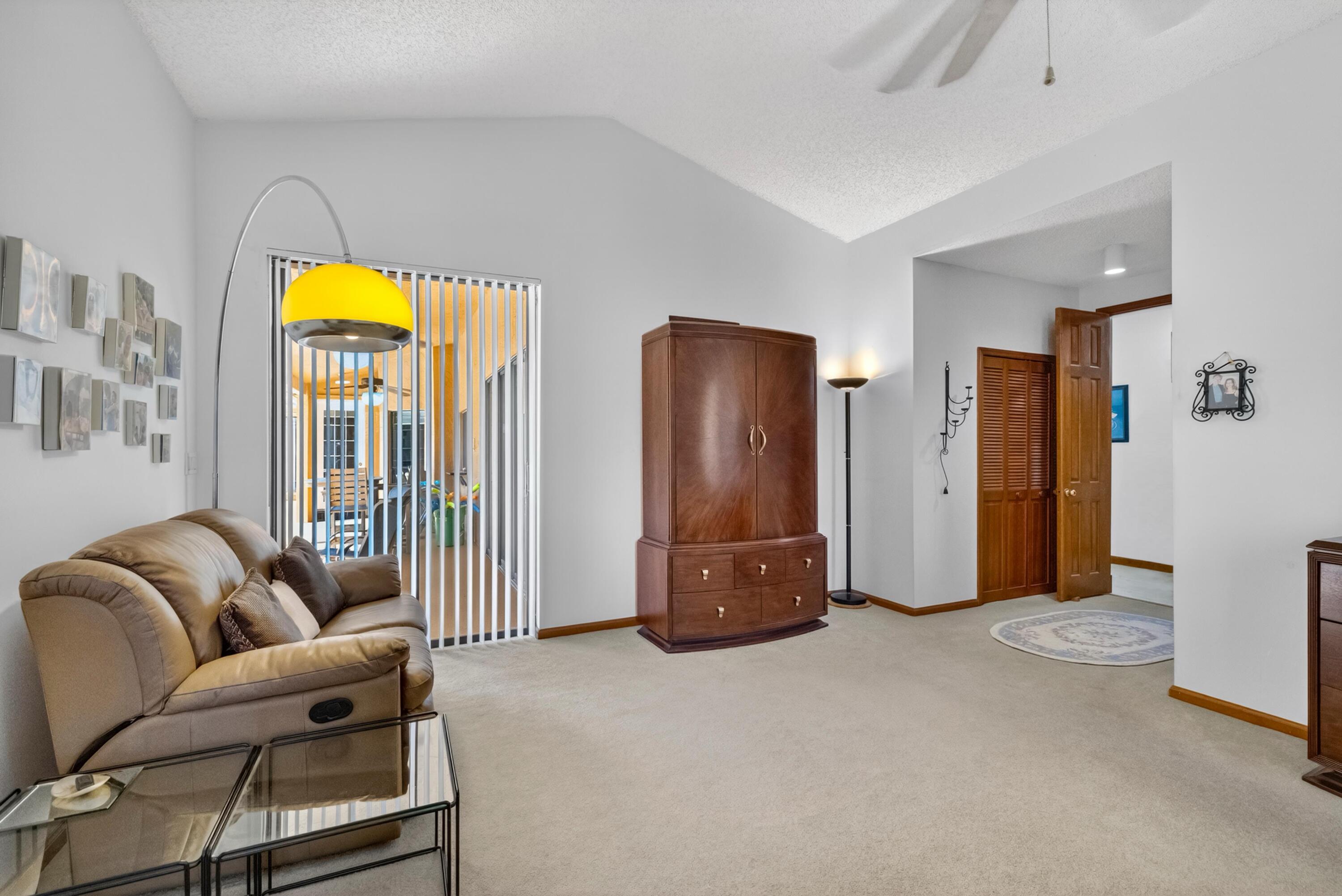 WHISPERING WOODS - Residential