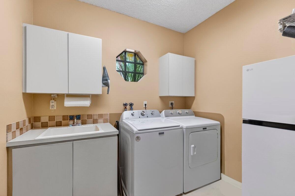 WHISPERING WOODS - Residential