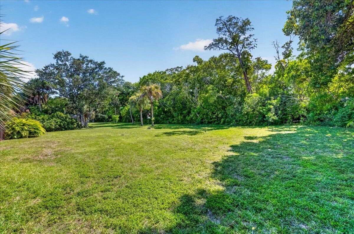 WHISPERING WOODS - Residential