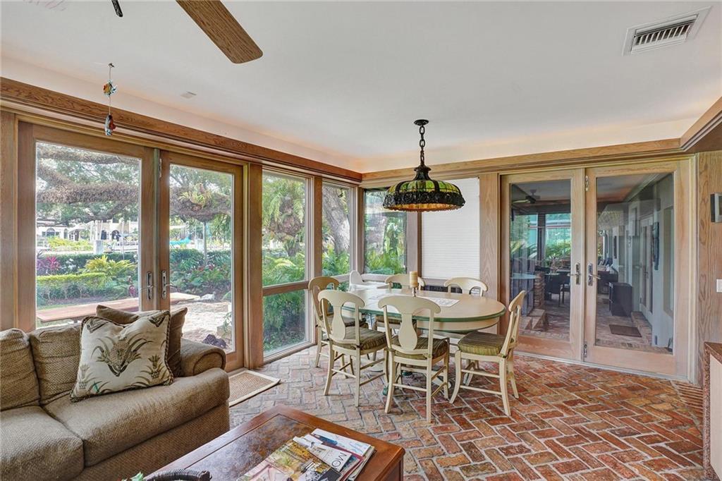 Rio Vista C J Hectors Res - Residential