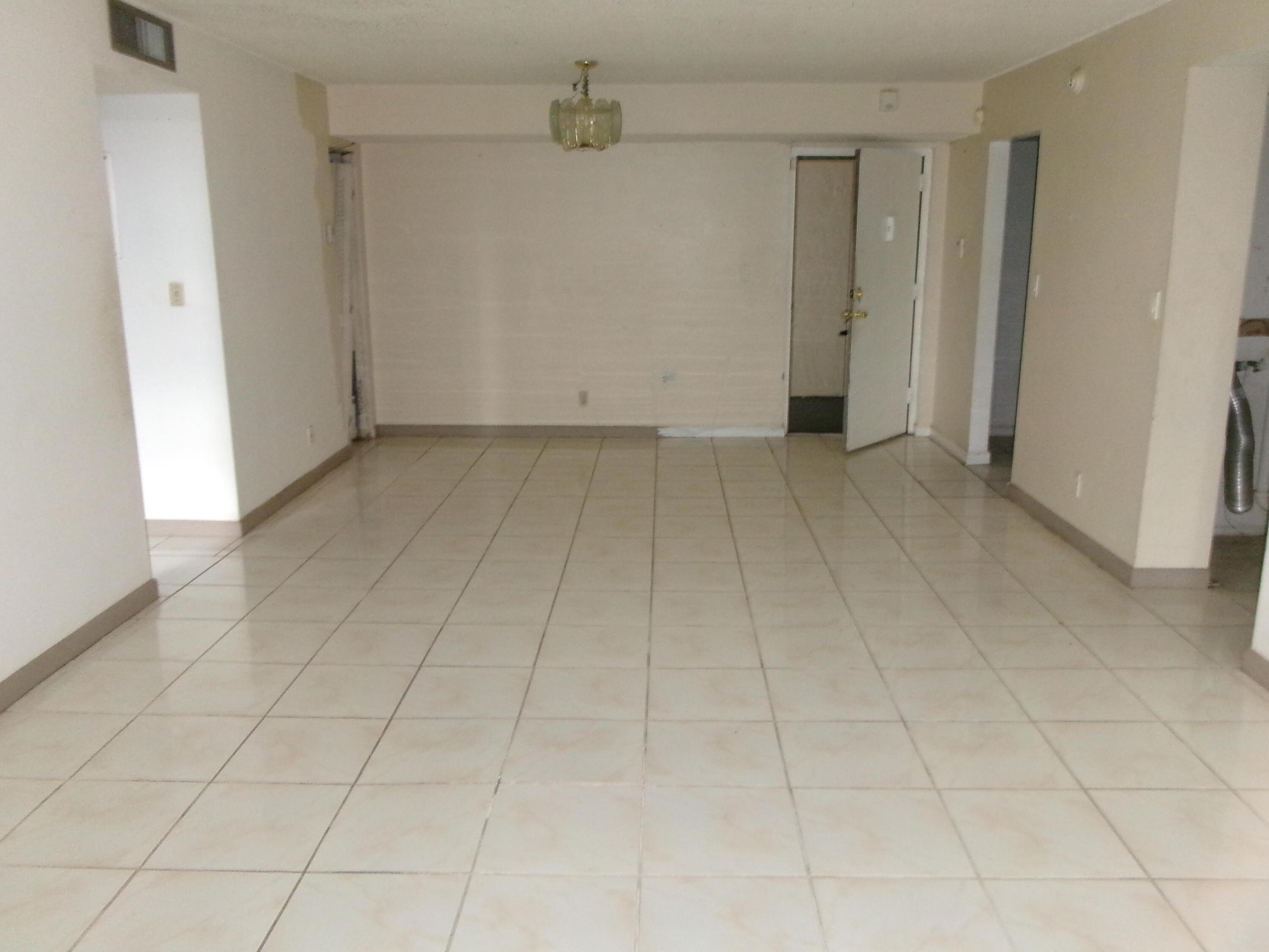 GATE THREE CONDO - Residential