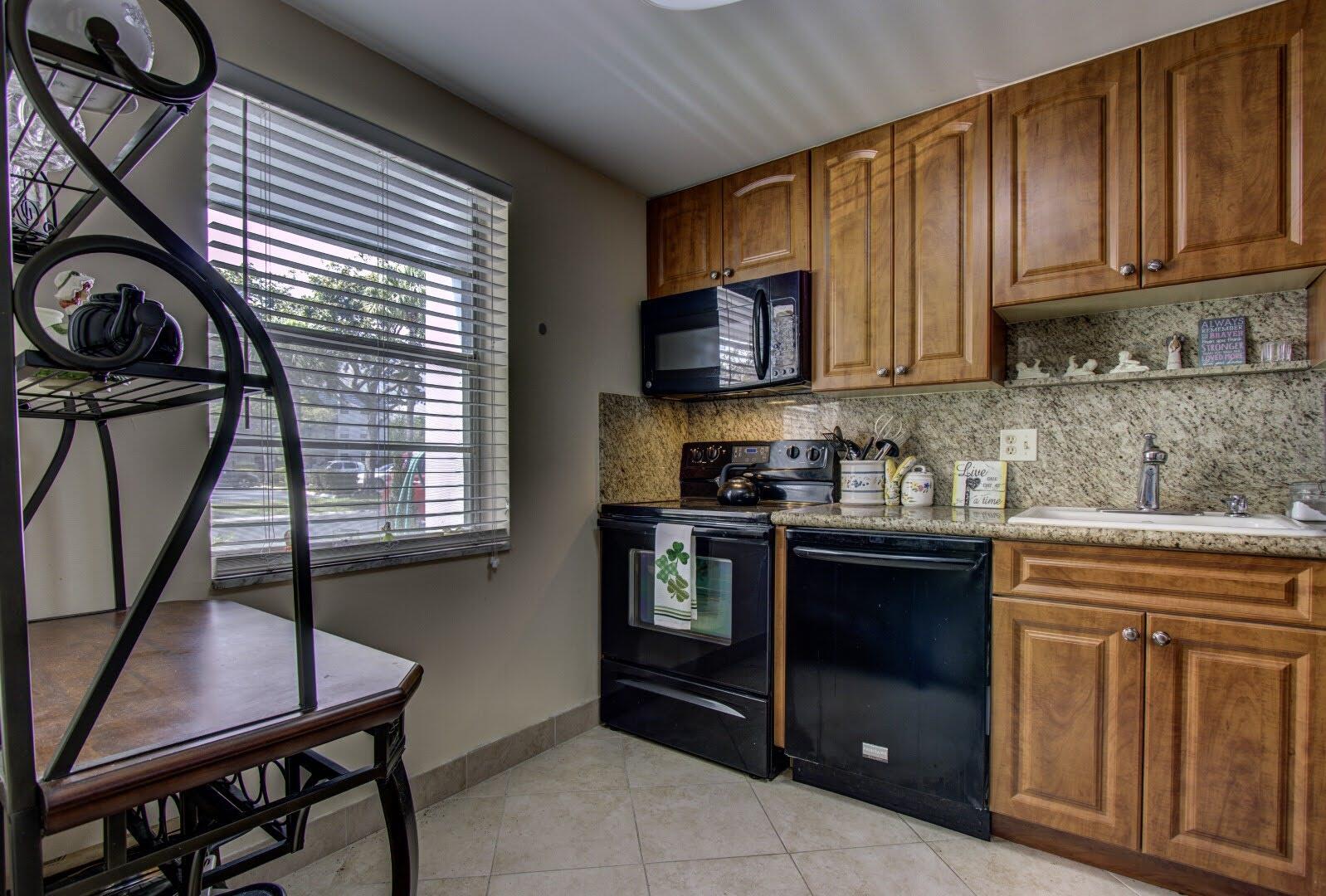 ORIOLE GOLF & TENNIS CLUB CONDO - Residential