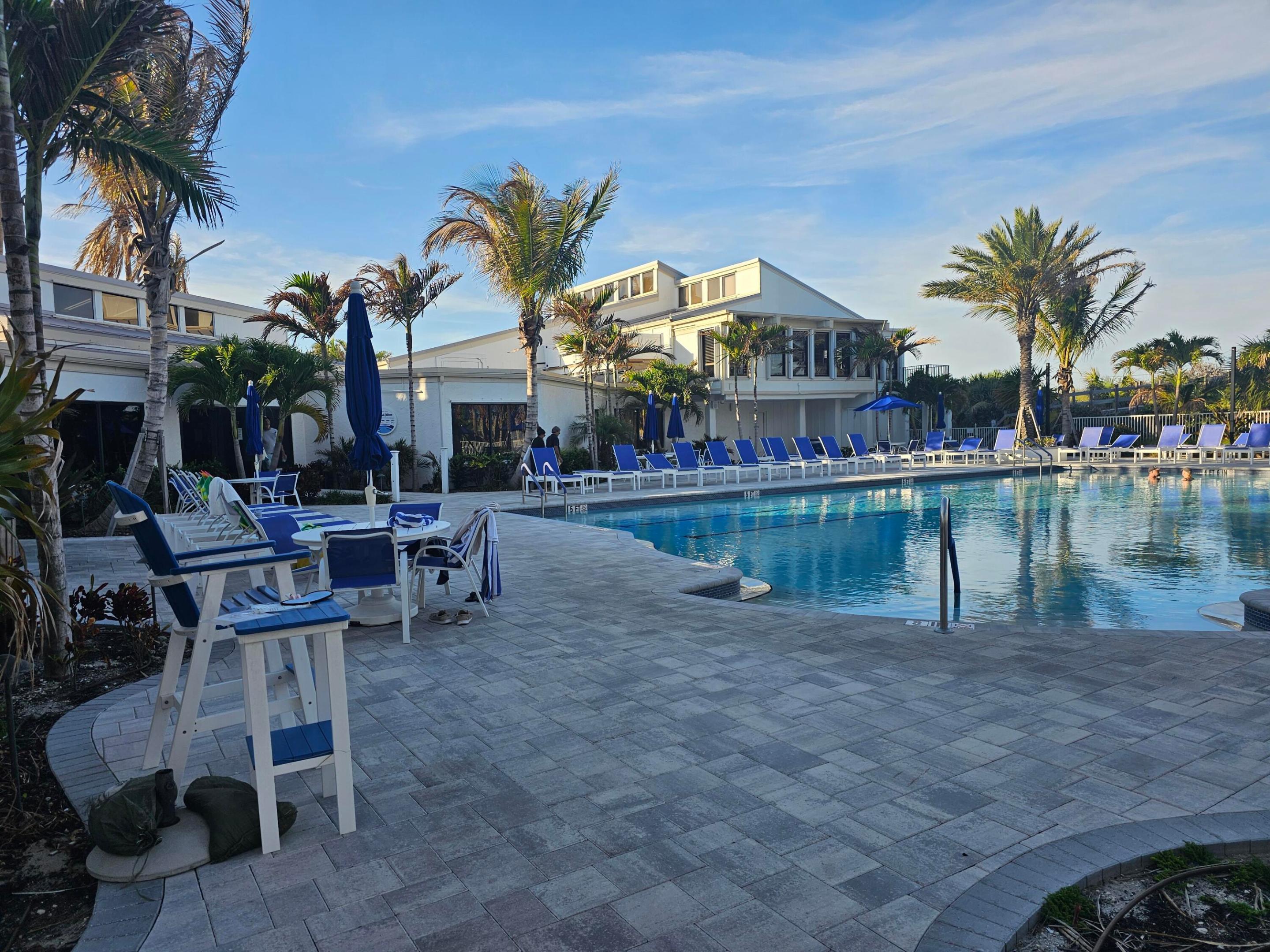 GOLF VILLAS - Residential