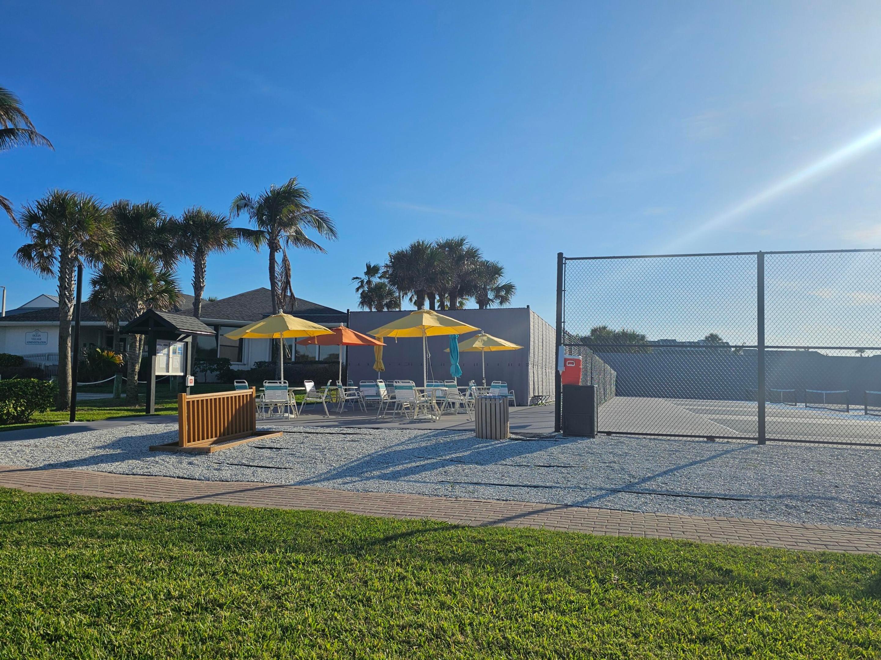 GOLF VILLAS - Residential