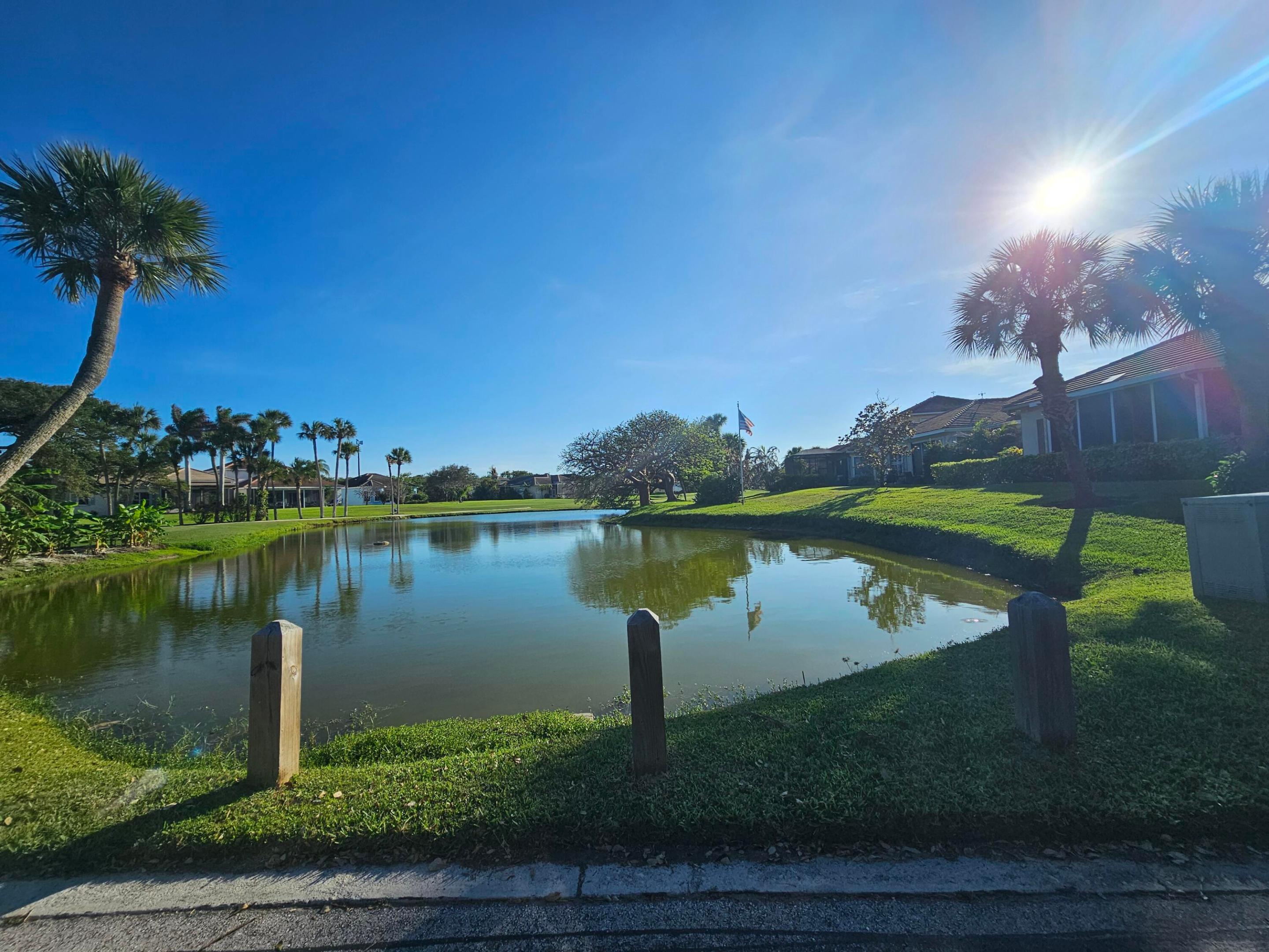GOLF VILLAS - Residential