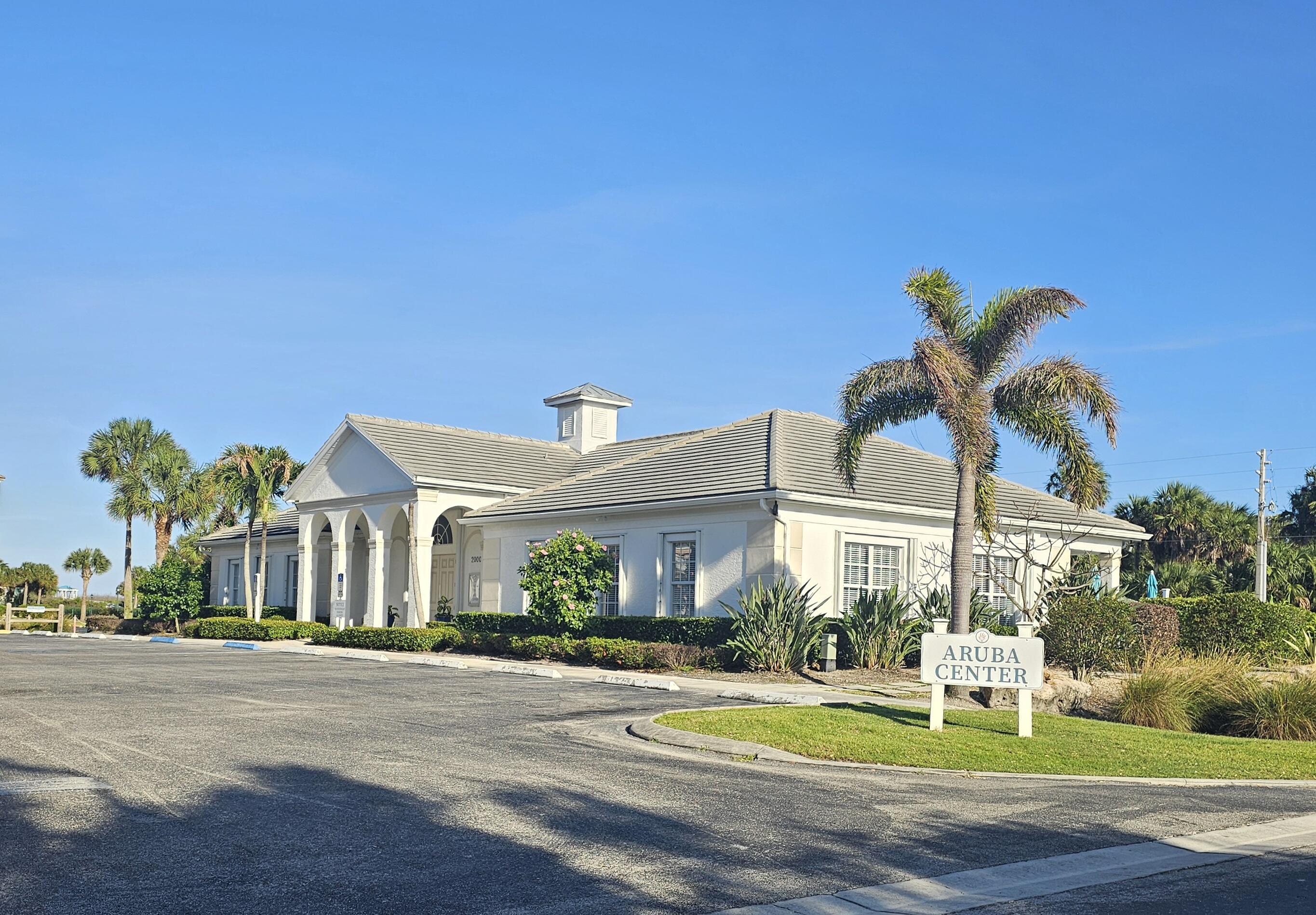 GOLF VILLAS - Residential