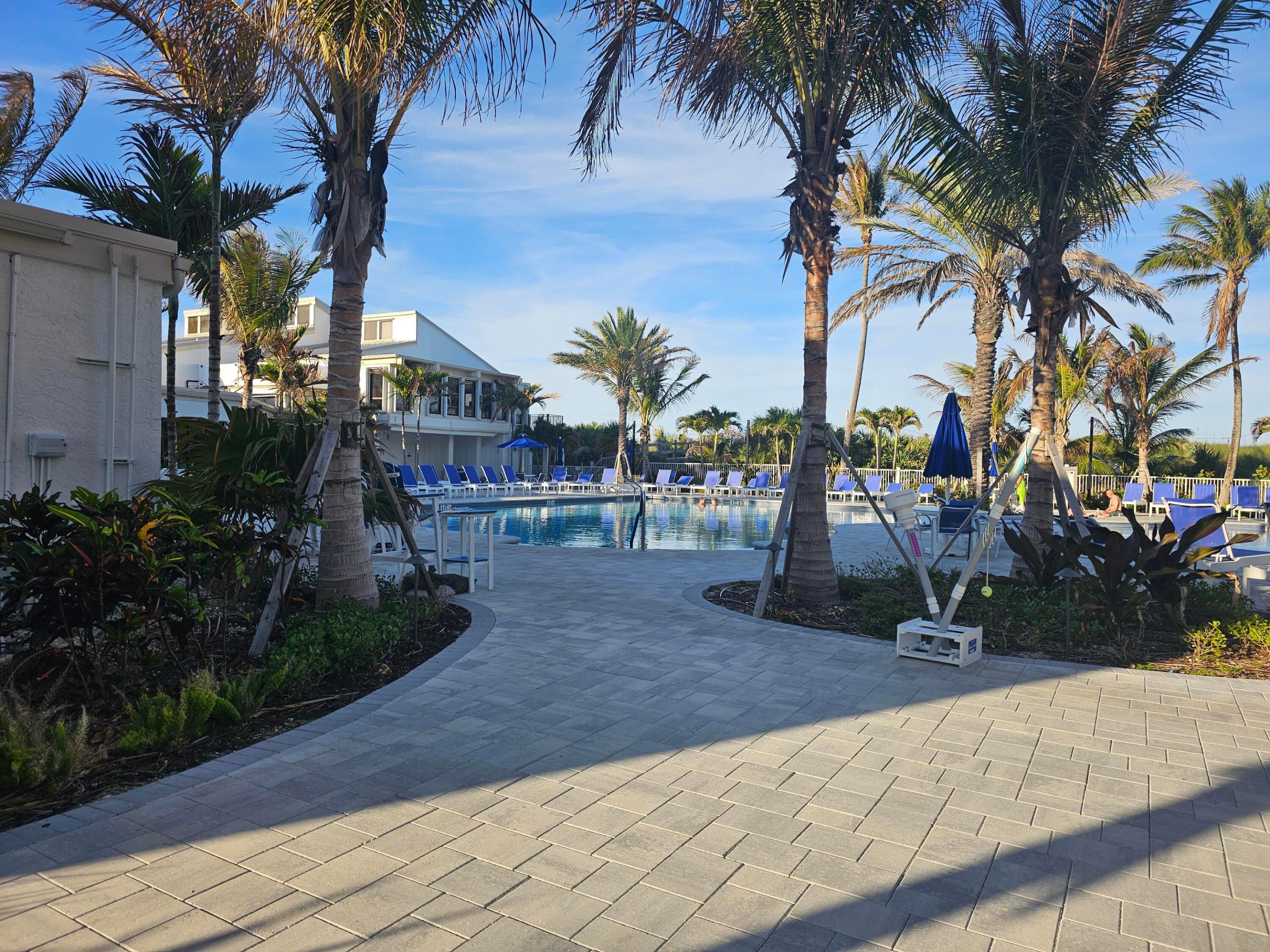 GOLF VILLAS - Residential