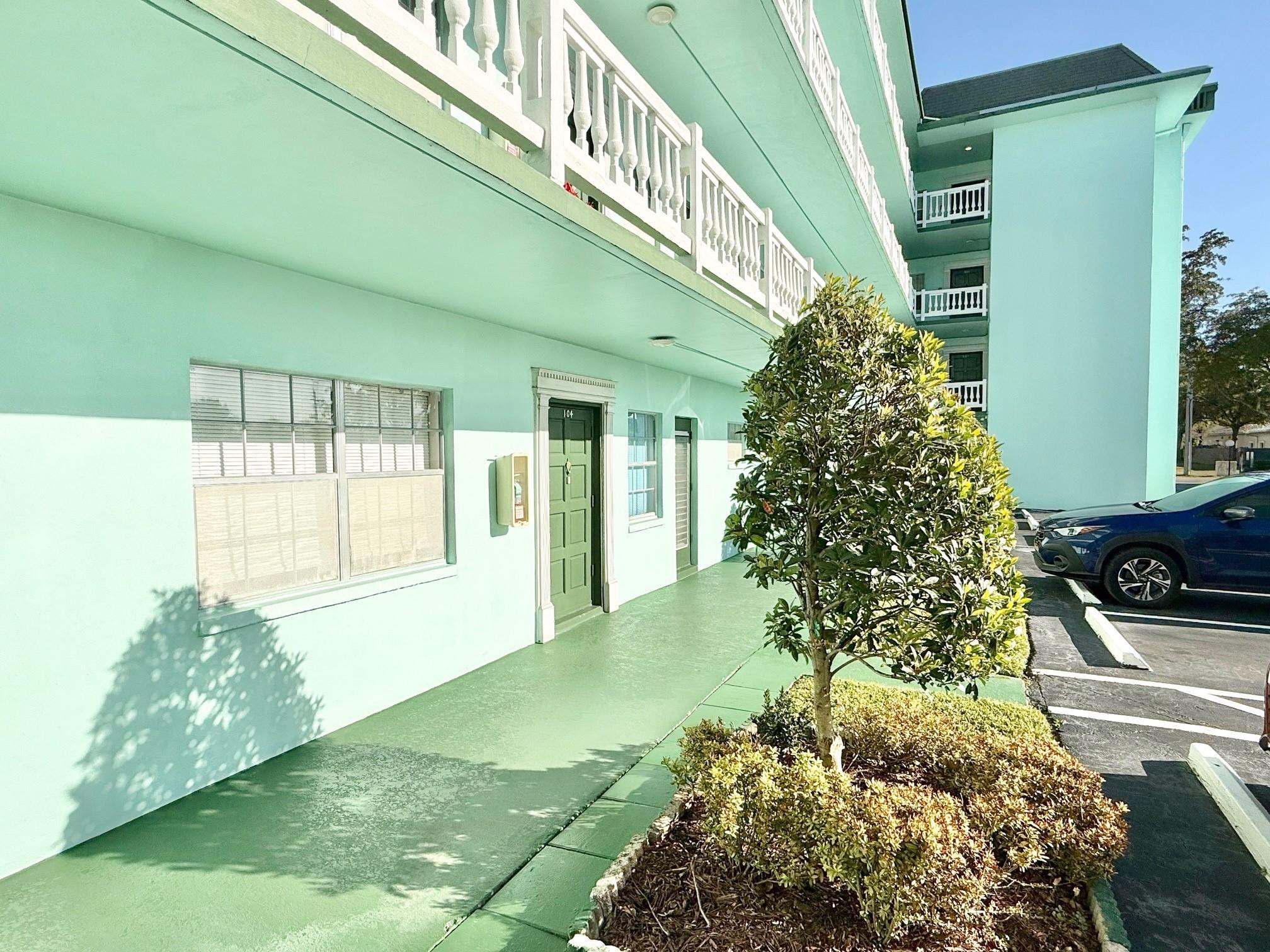 Emerald Condo - Residential