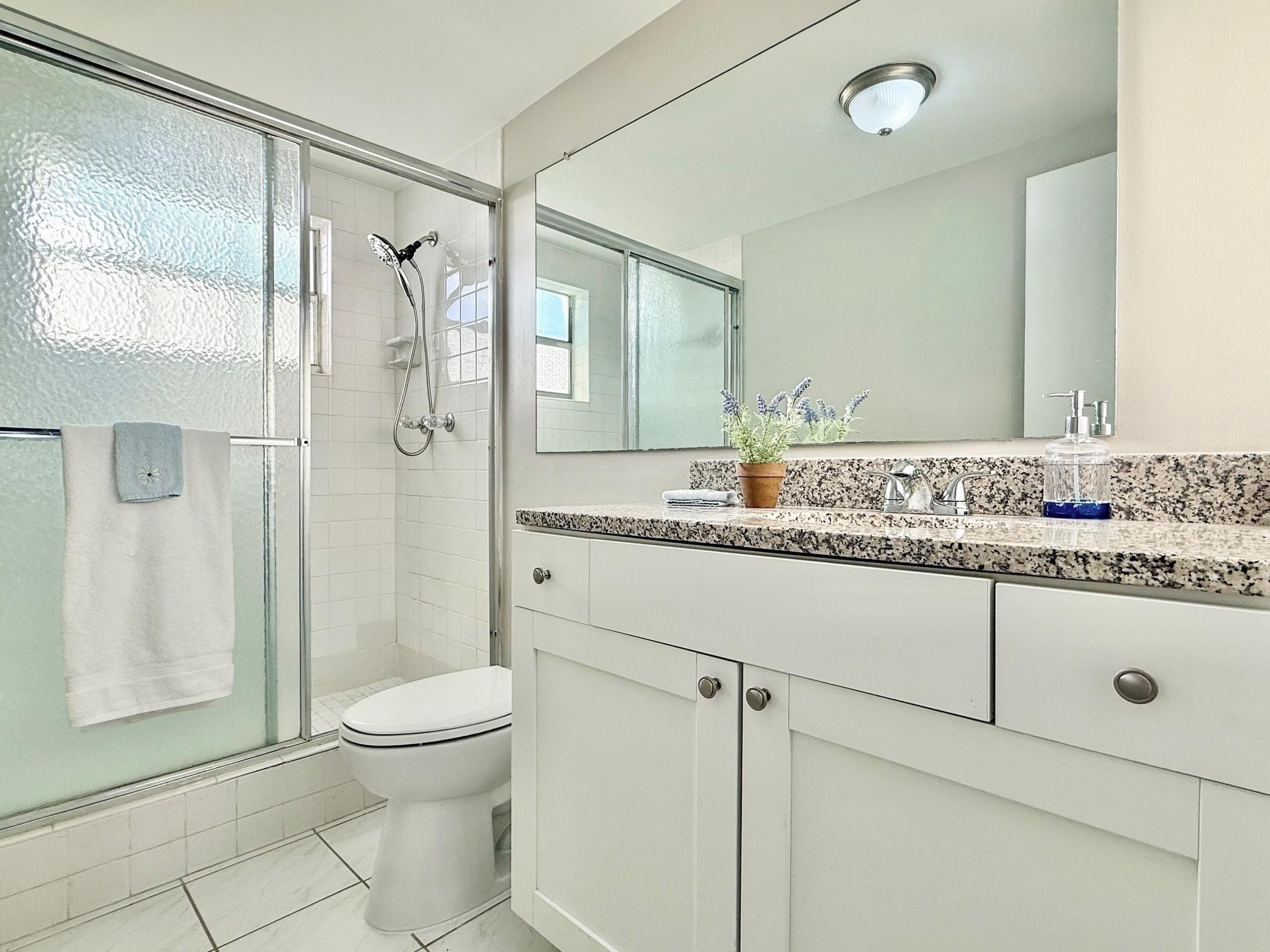 Emerald Condo - Residential