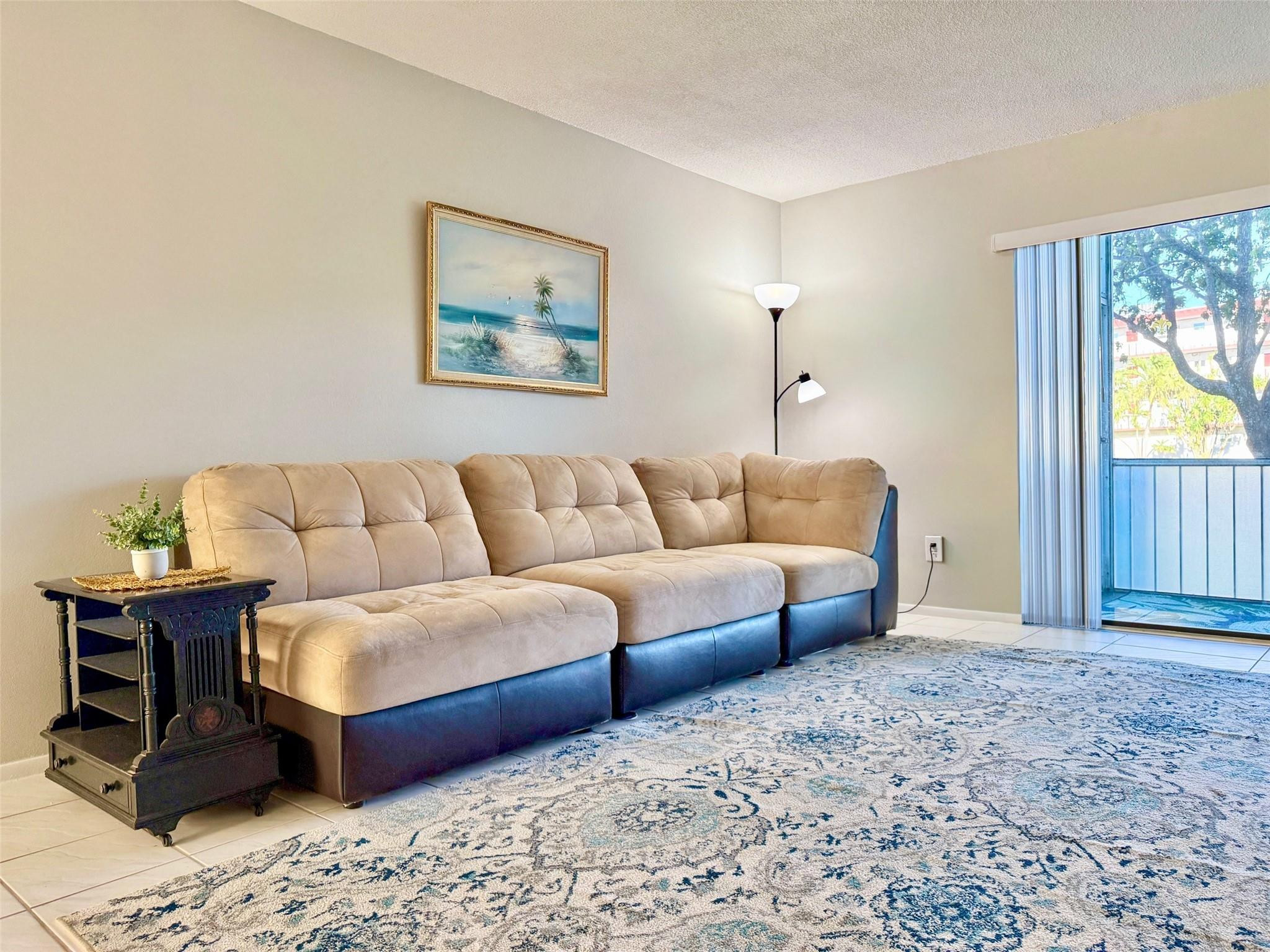 Emerald Condo - Residential