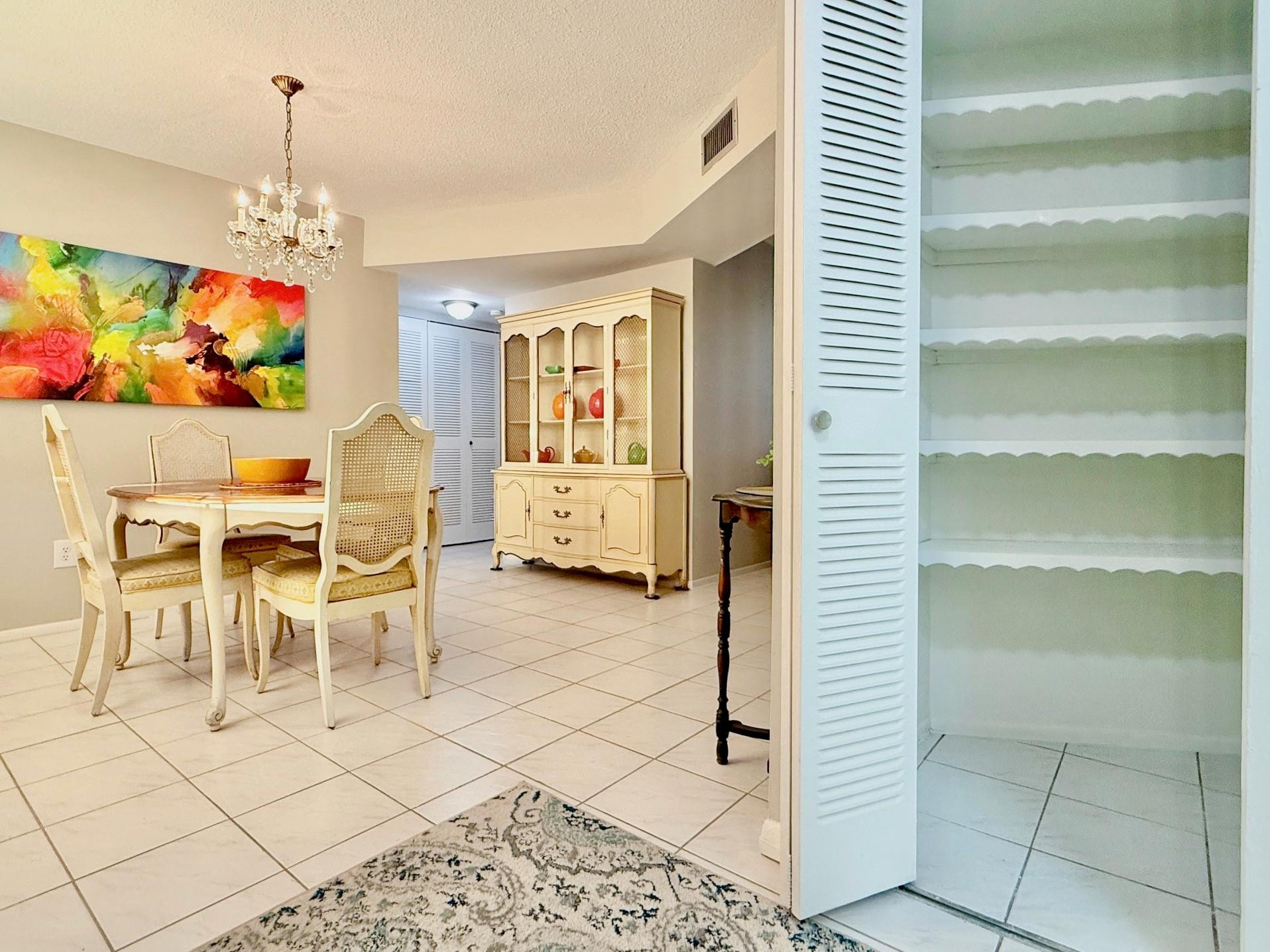 Emerald Condo - Residential