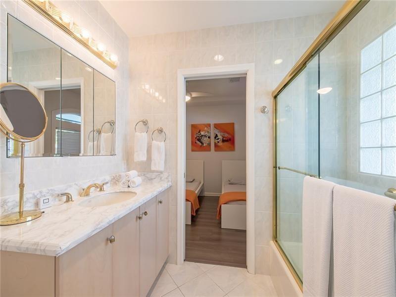 Barcelona Isle 27-10 B - Residential