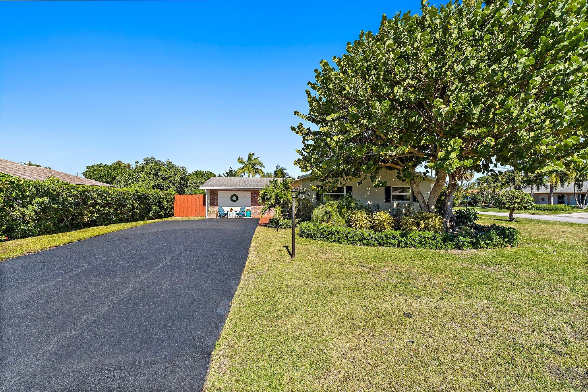 SOUTH LAKE CLARKE - Residential