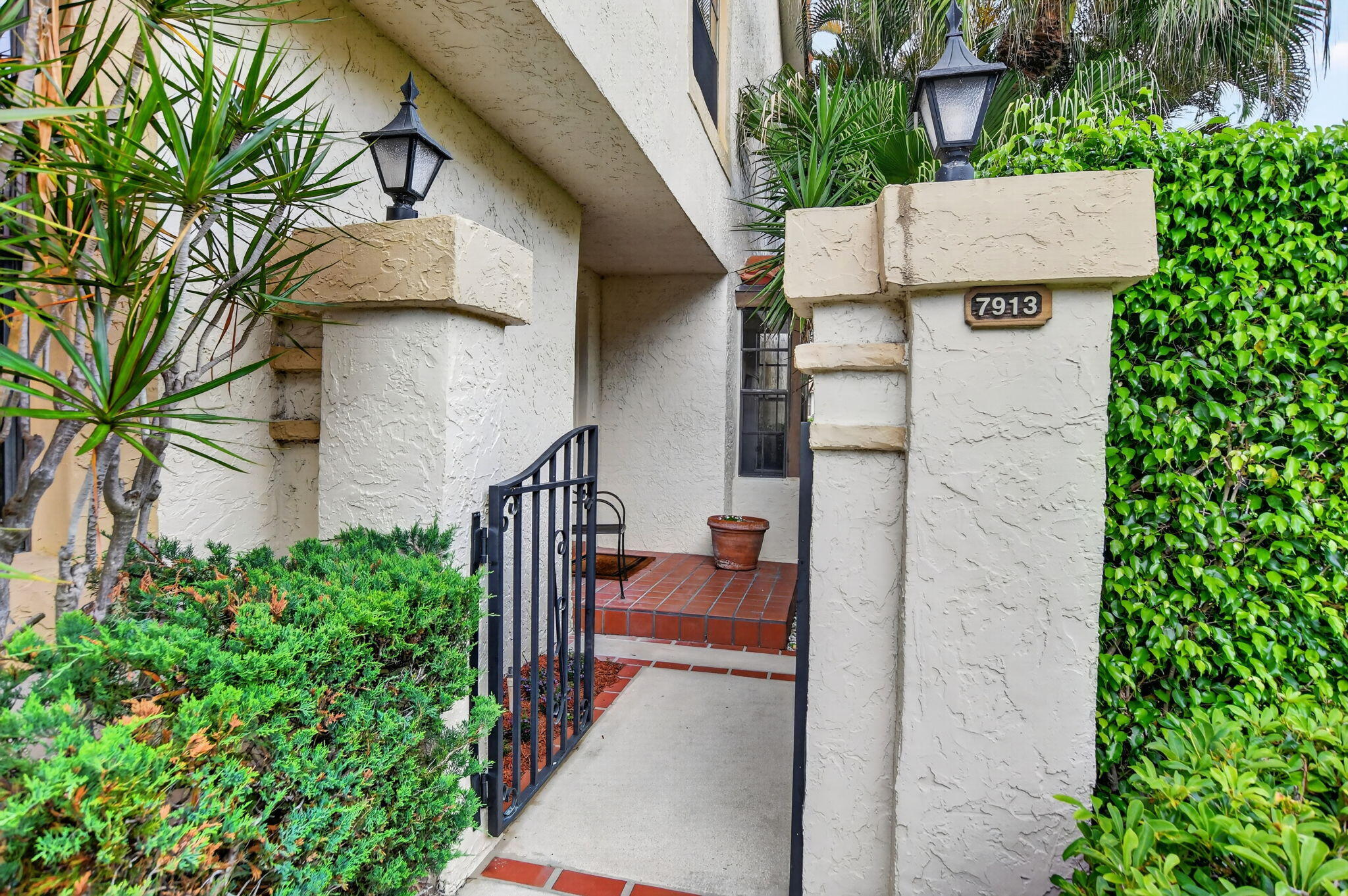 LA MIRADA AT BOCA POINTE - Residential