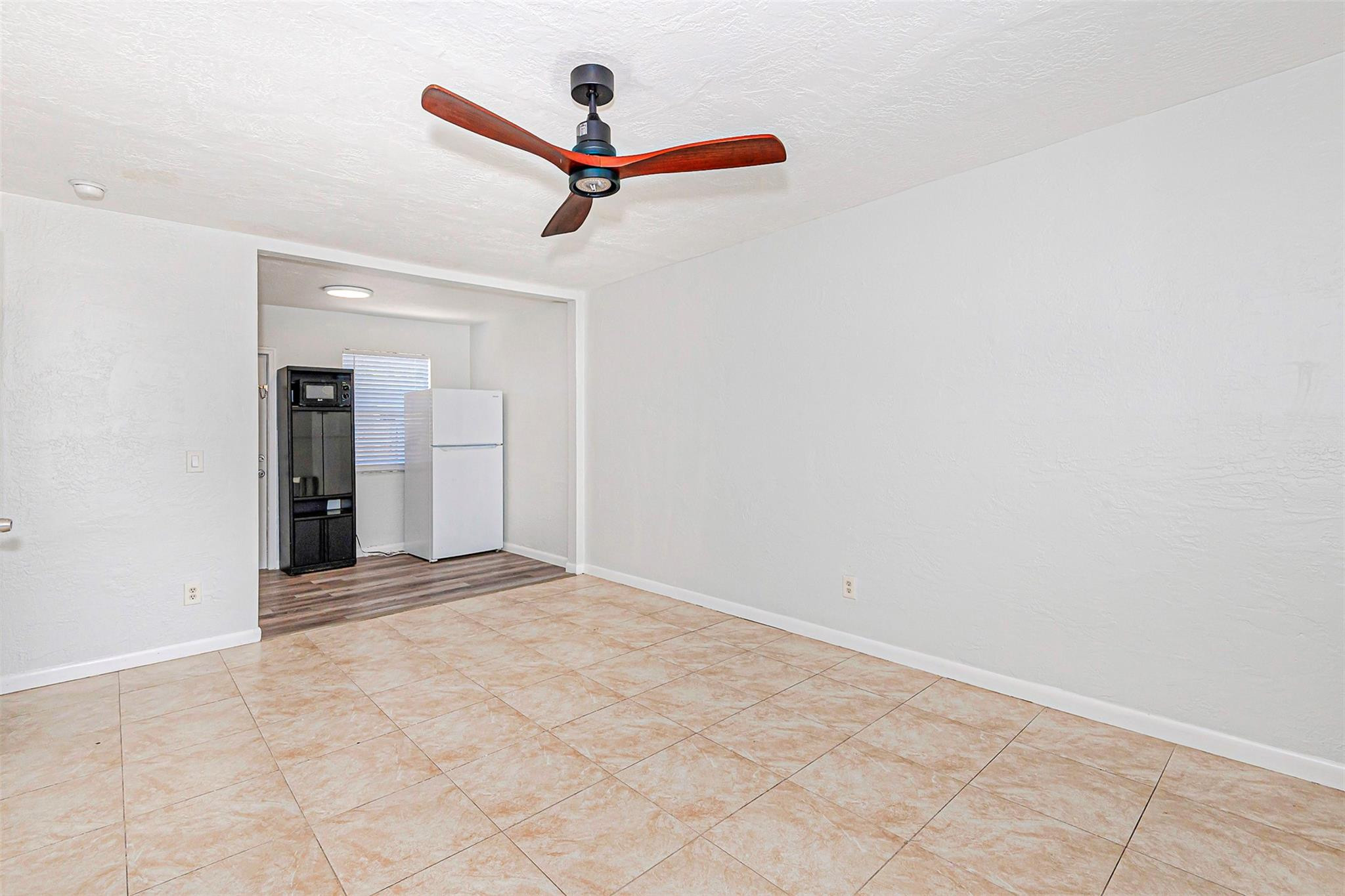 Hollywood Park 4-19 B - Residential Income