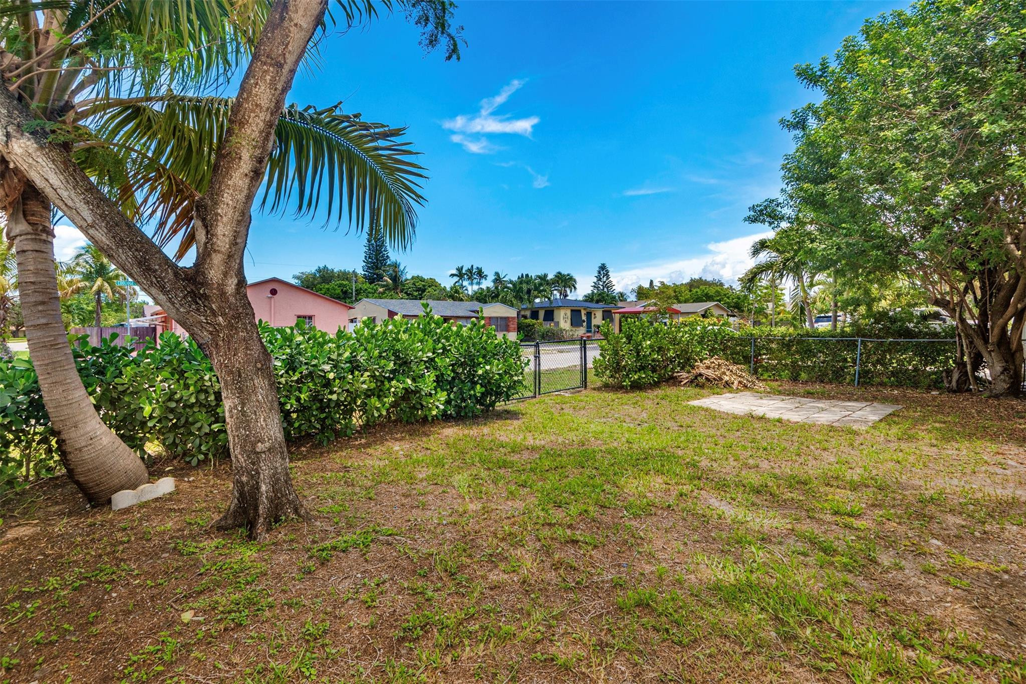Hollywood Park 4-19 B - Residential Income