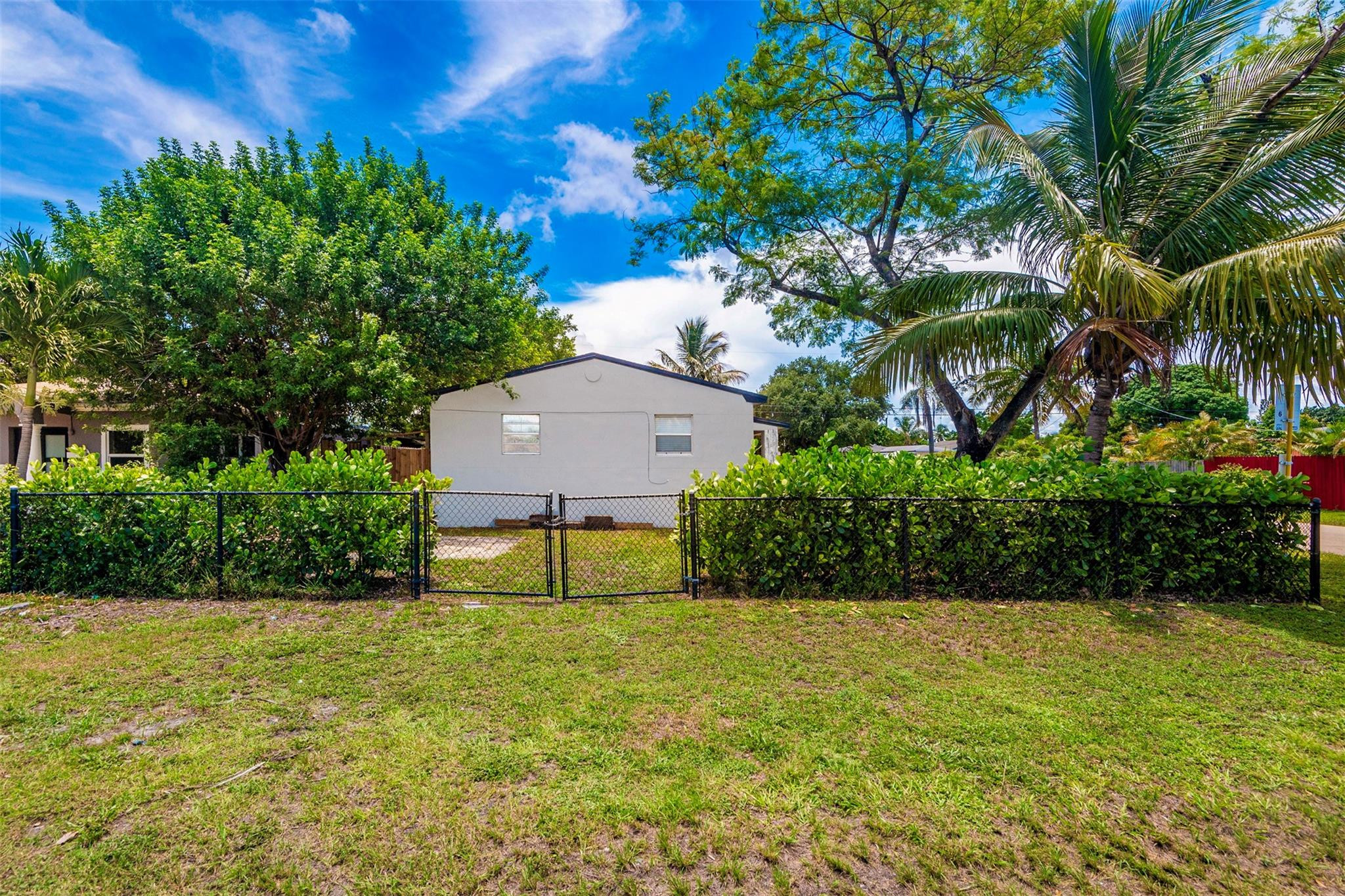 Hollywood Park 4-19 B - Residential Income