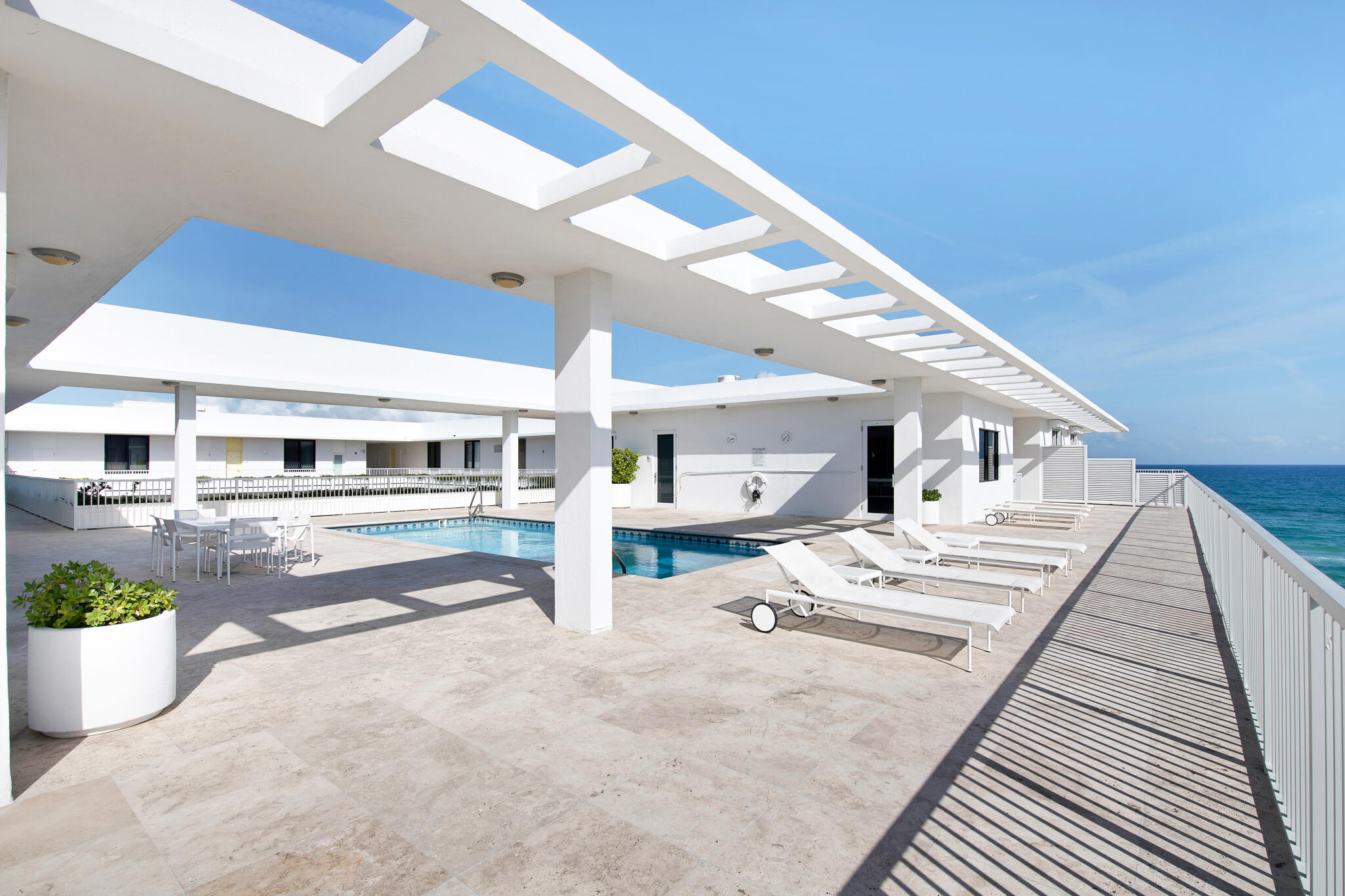 FOUR HUNDRED SO OCEAN BLVD CONDO - Residential
