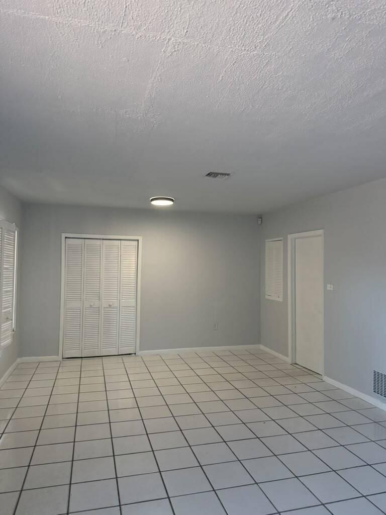 MIAMI MODERN MANORS - Residential