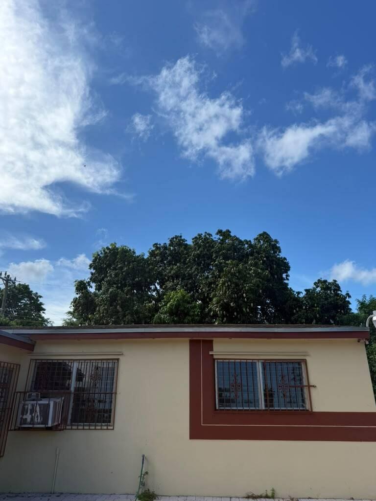 MIAMI MODERN MANORS - Residential