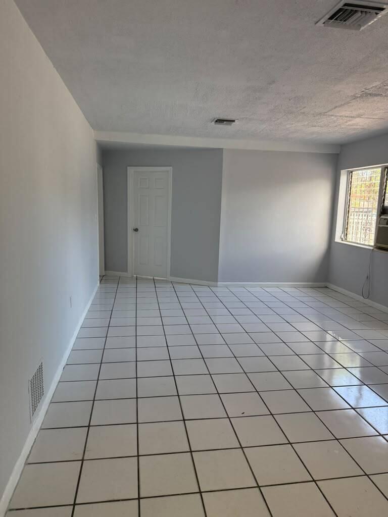 MIAMI MODERN MANORS - Residential