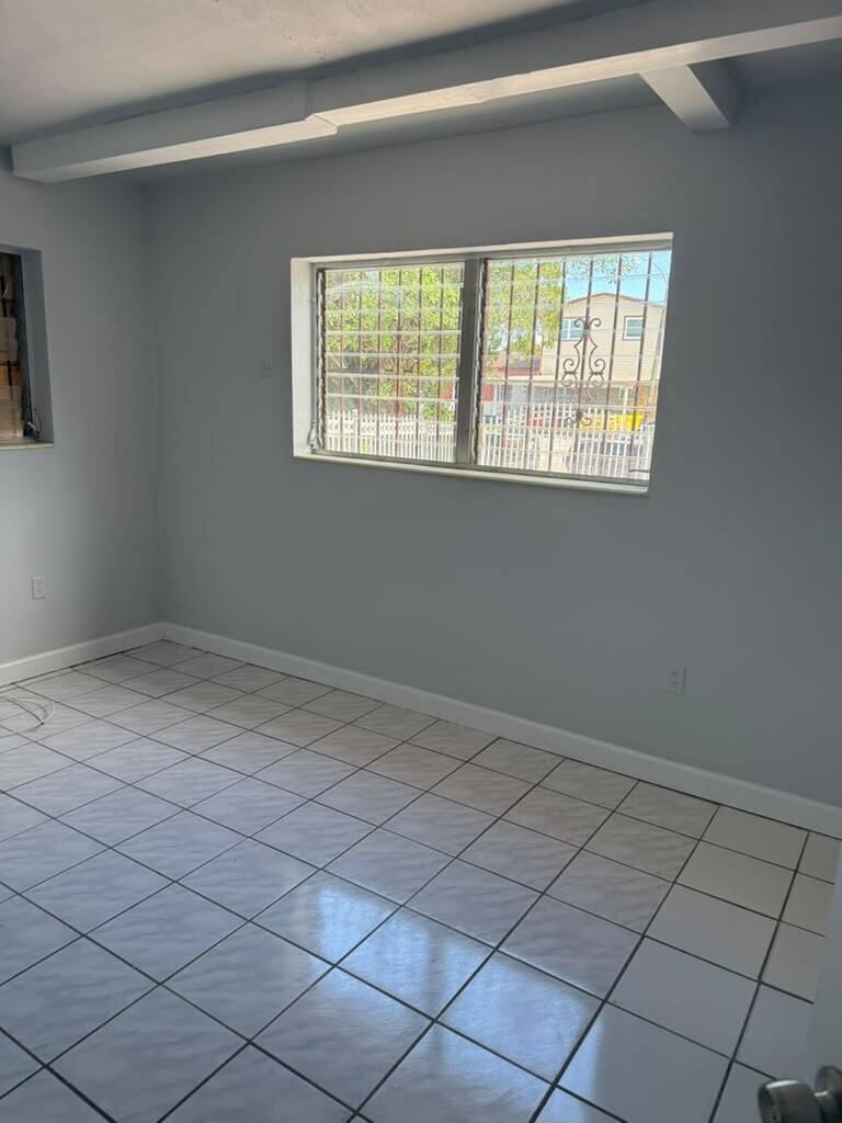 MIAMI MODERN MANORS - Residential