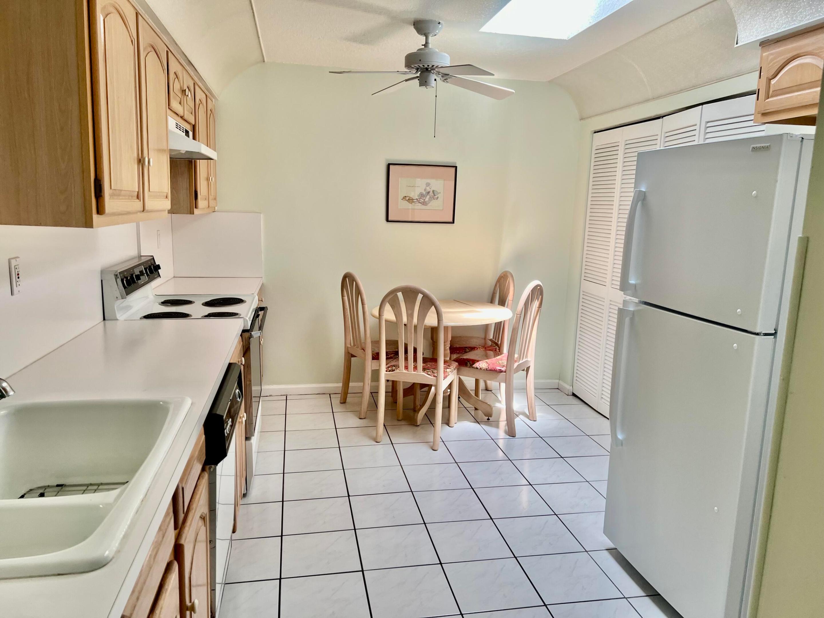CYPRESS GLEN TOWNHOMES CONDO - Residential