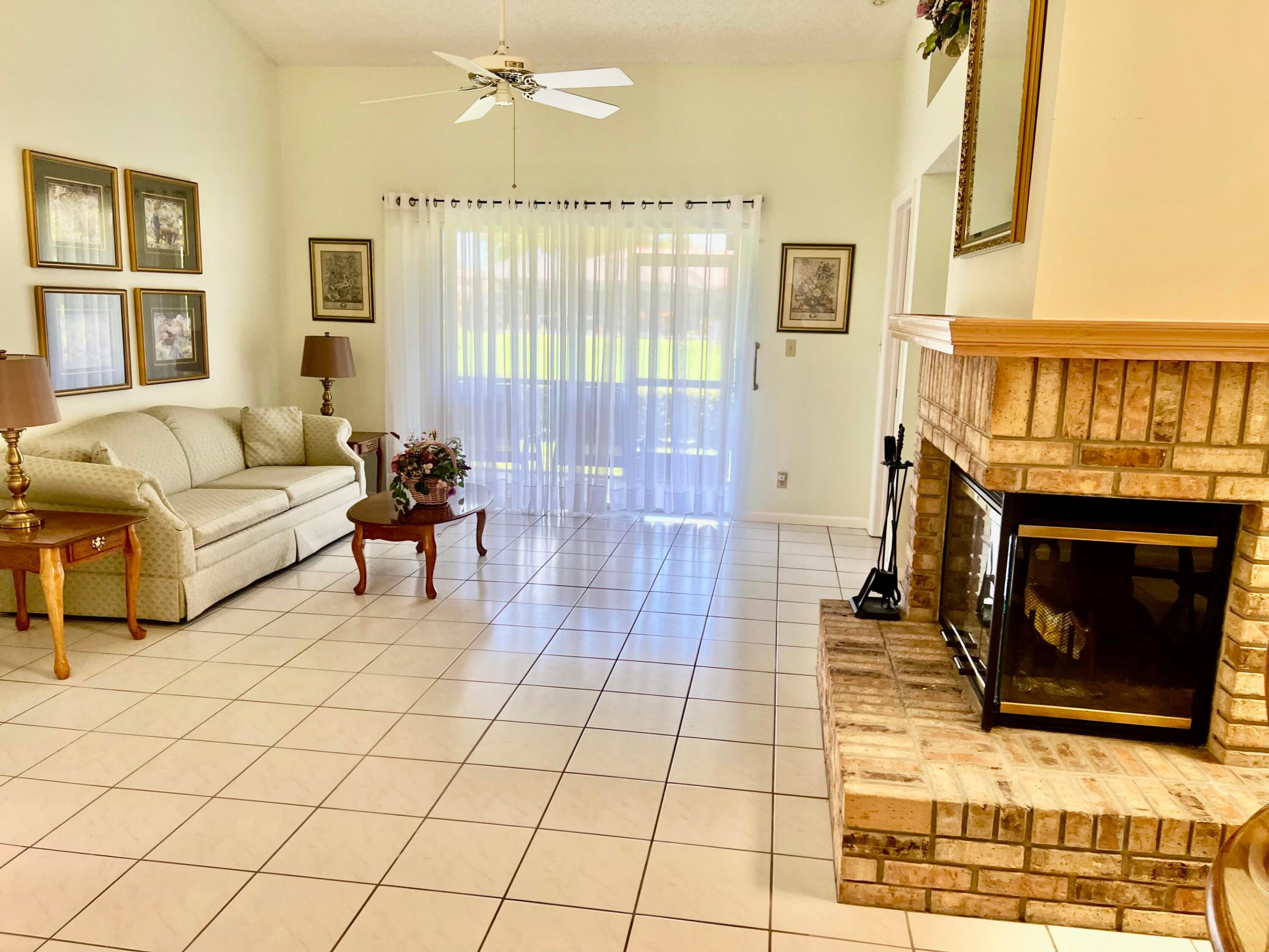 CYPRESS GLEN TOWNHOMES CONDO - Residential