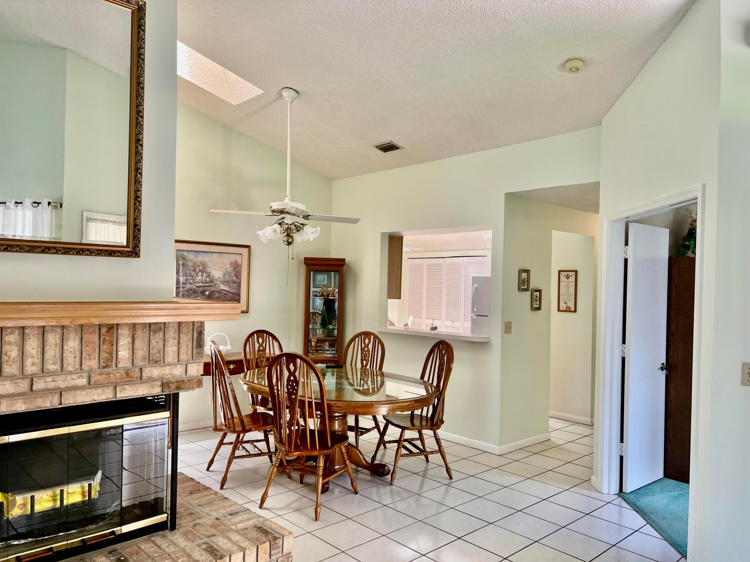 CYPRESS GLEN TOWNHOMES CONDO - Residential