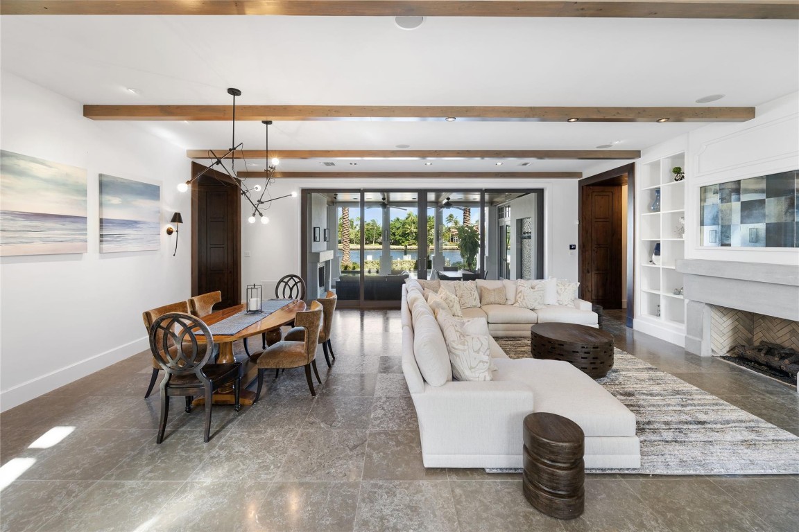 RIO VISTA ISLES - Residential