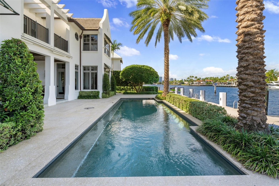 RIO VISTA ISLES - Residential