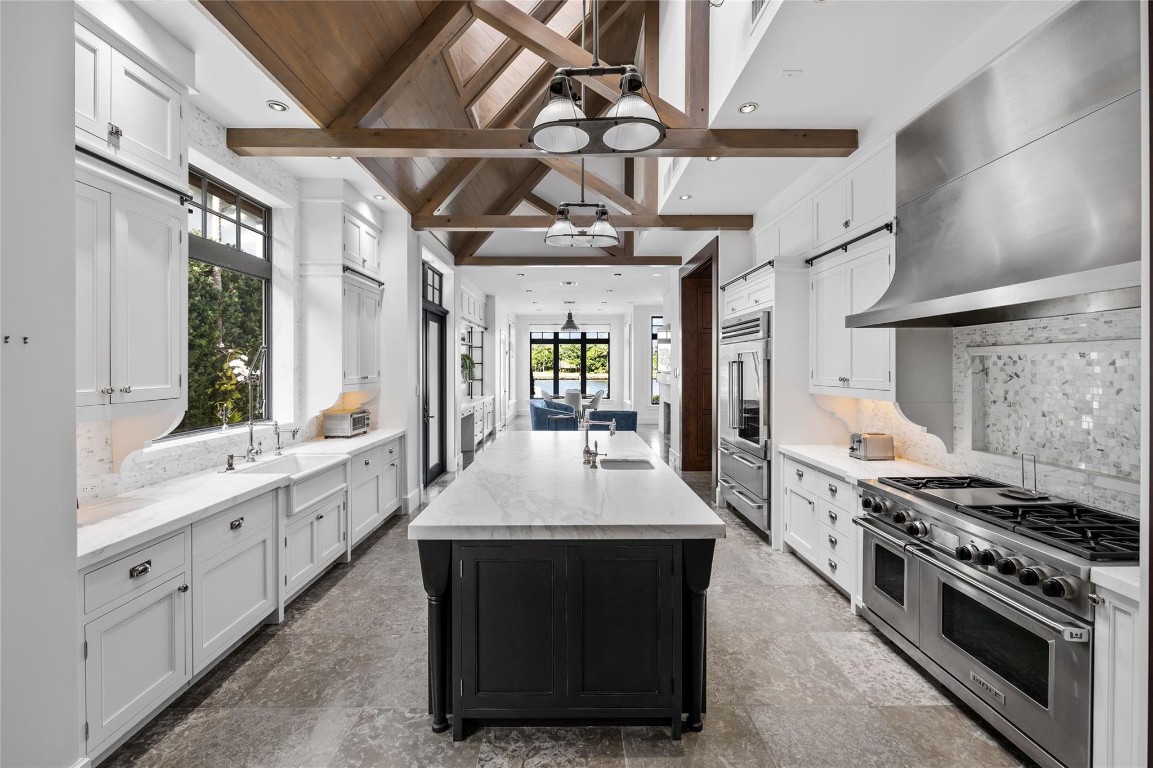 RIO VISTA ISLES - Residential