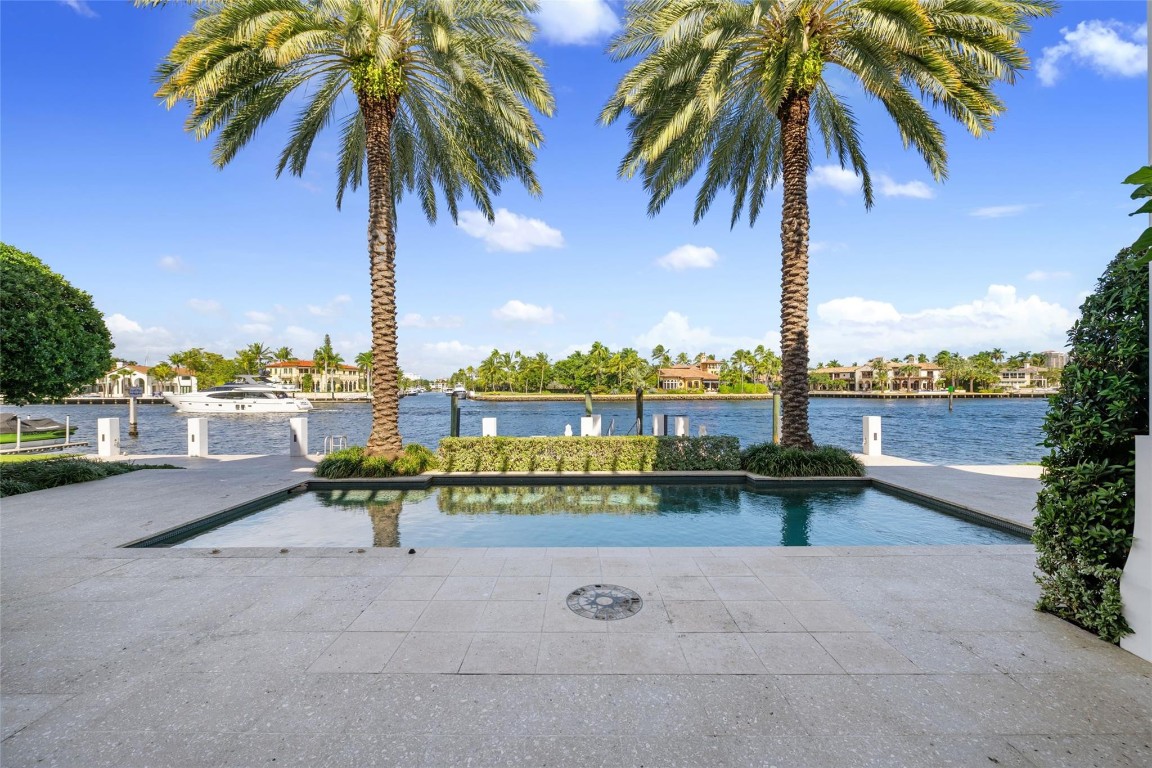 RIO VISTA ISLES - Residential