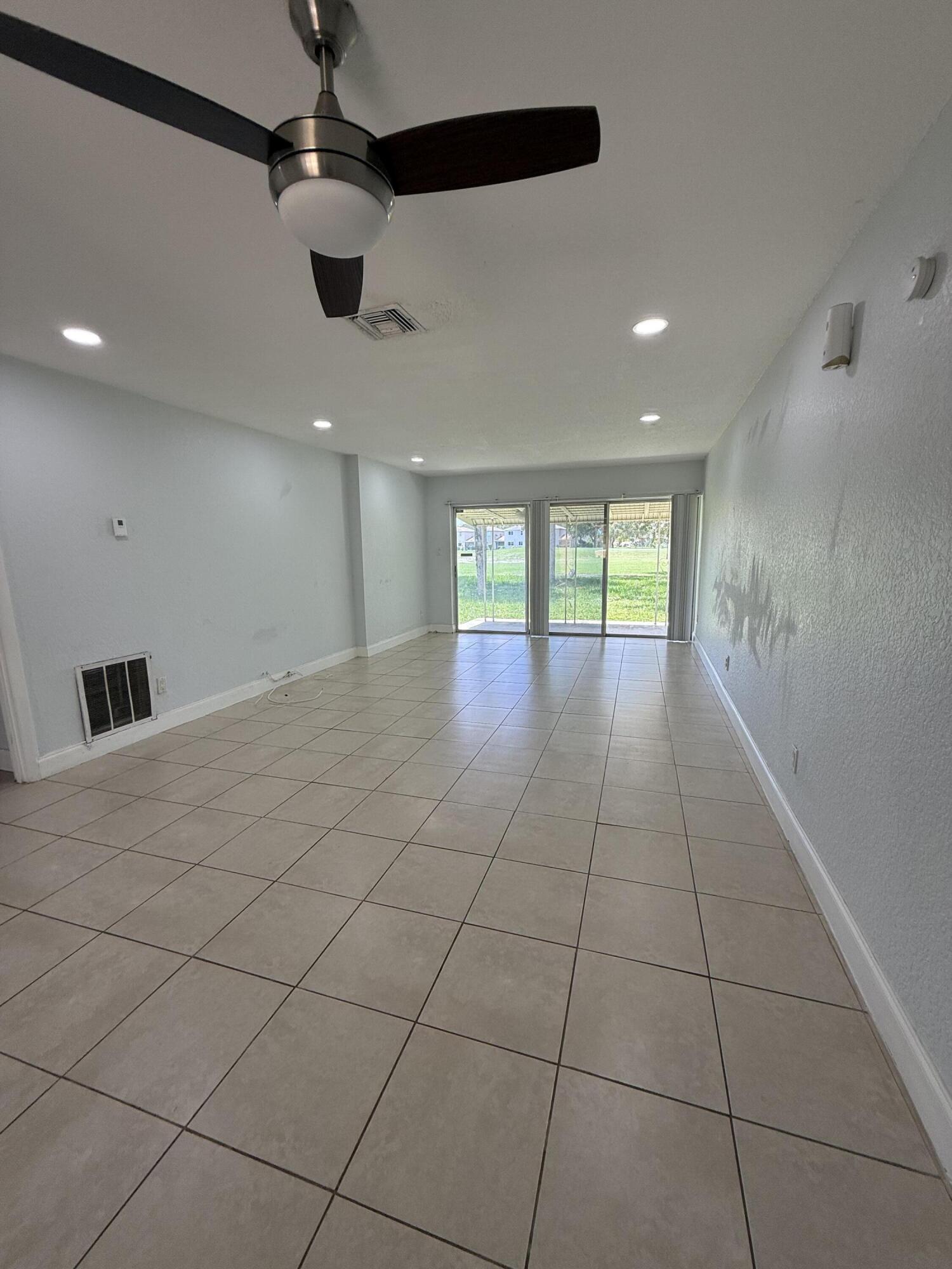 SPYGLASS CONDOMINIUM 1 - Residential Lease
