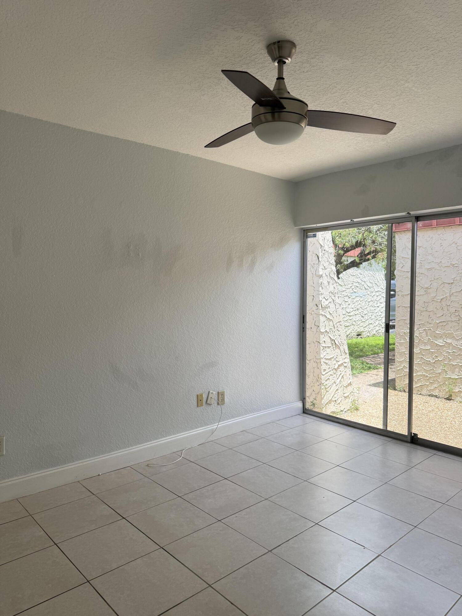 SPYGLASS CONDOMINIUM 1 - Residential Lease