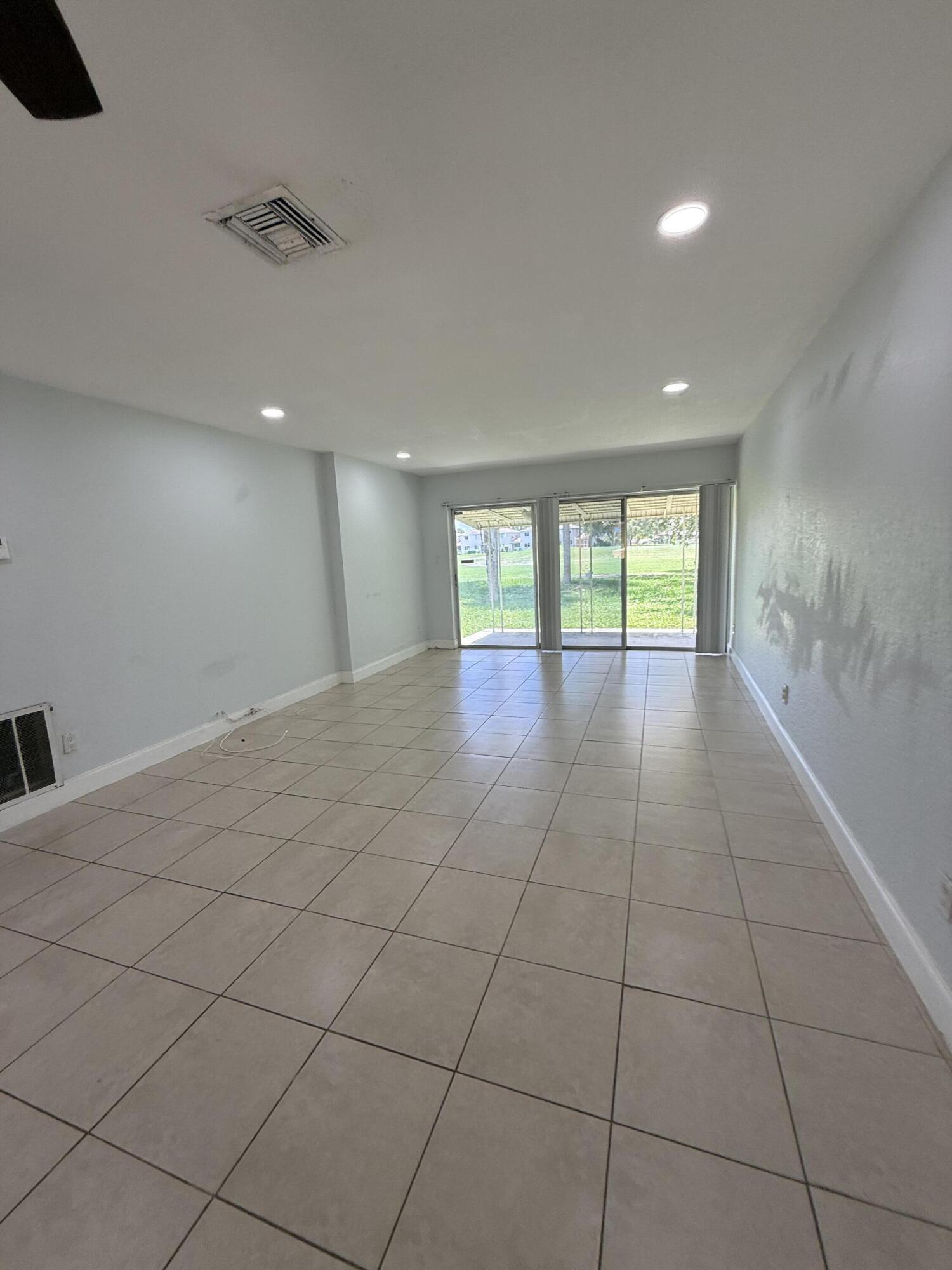 SPYGLASS CONDOMINIUM 1 - Residential Lease