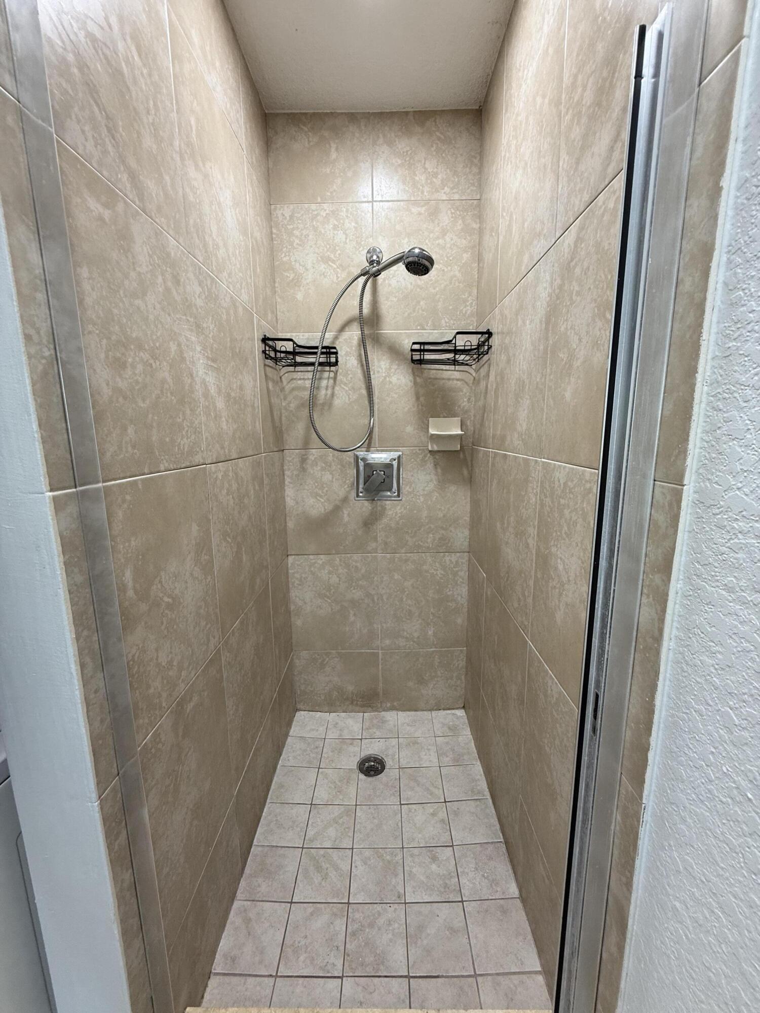 SPYGLASS CONDOMINIUM 1 - Residential Lease