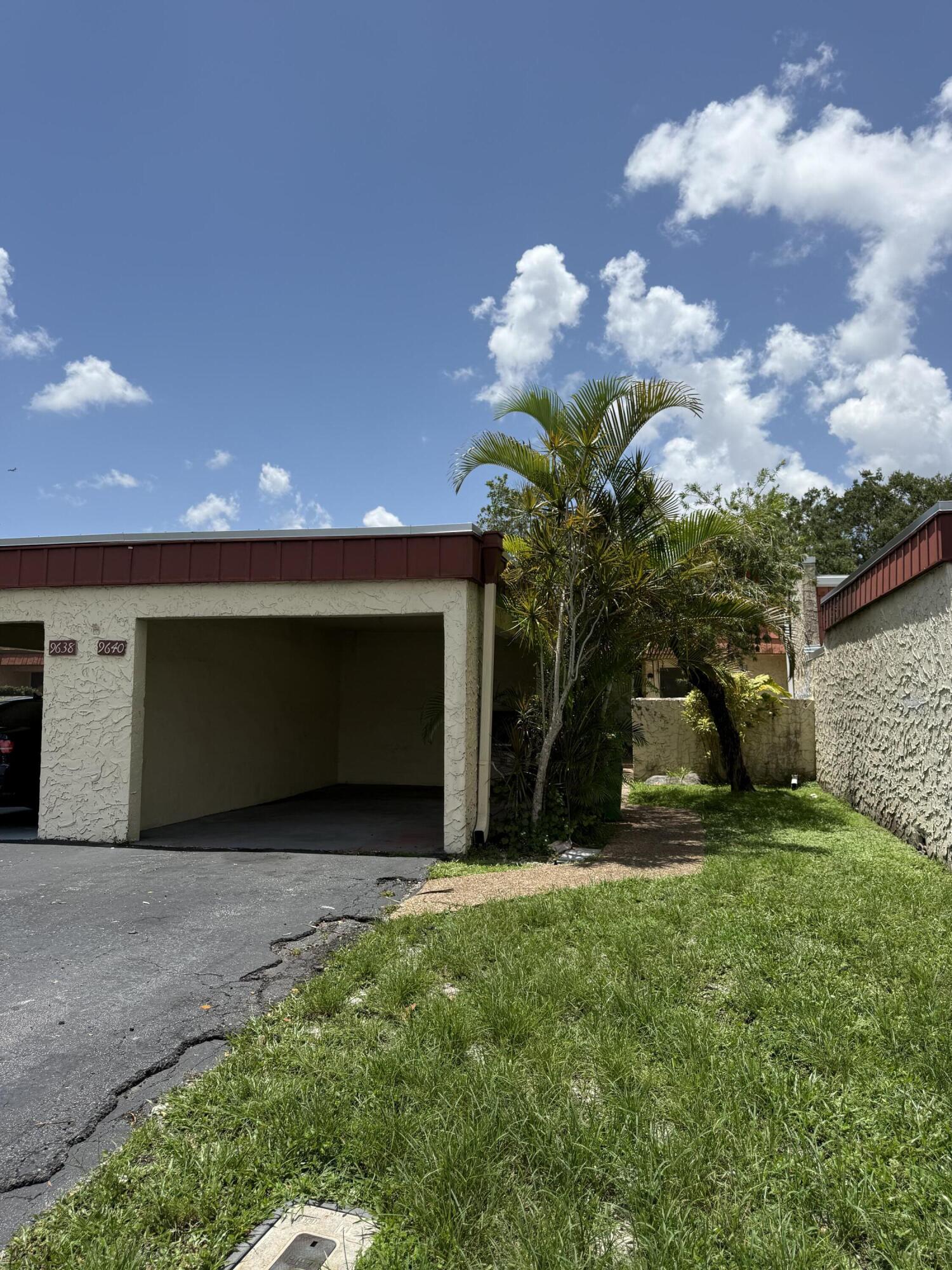 SPYGLASS CONDOMINIUM 1 - Residential Lease