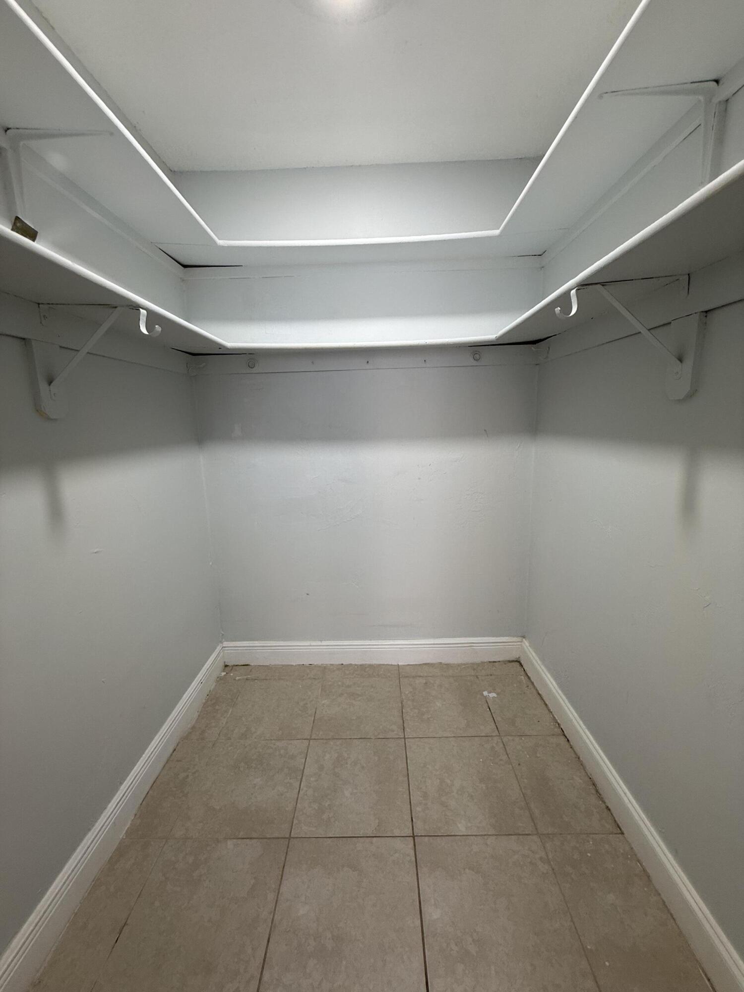 SPYGLASS CONDOMINIUM 1 - Residential Lease