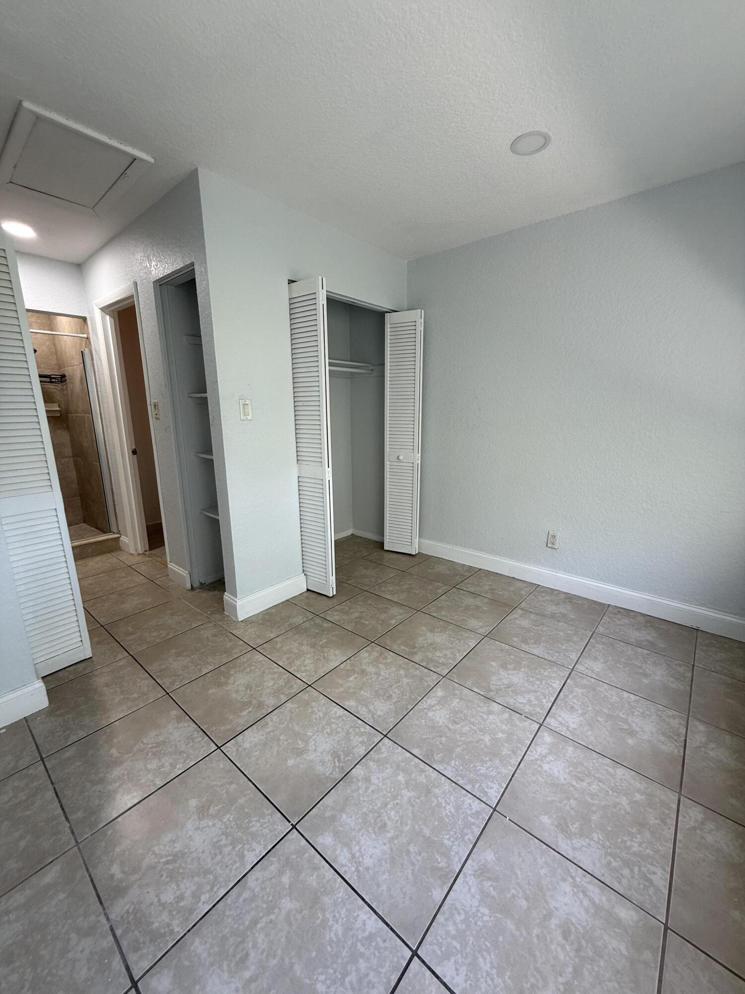 SPYGLASS CONDOMINIUM 1 - Residential Lease