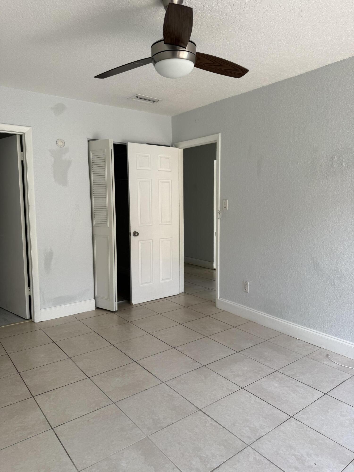 SPYGLASS CONDOMINIUM 1 - Residential Lease