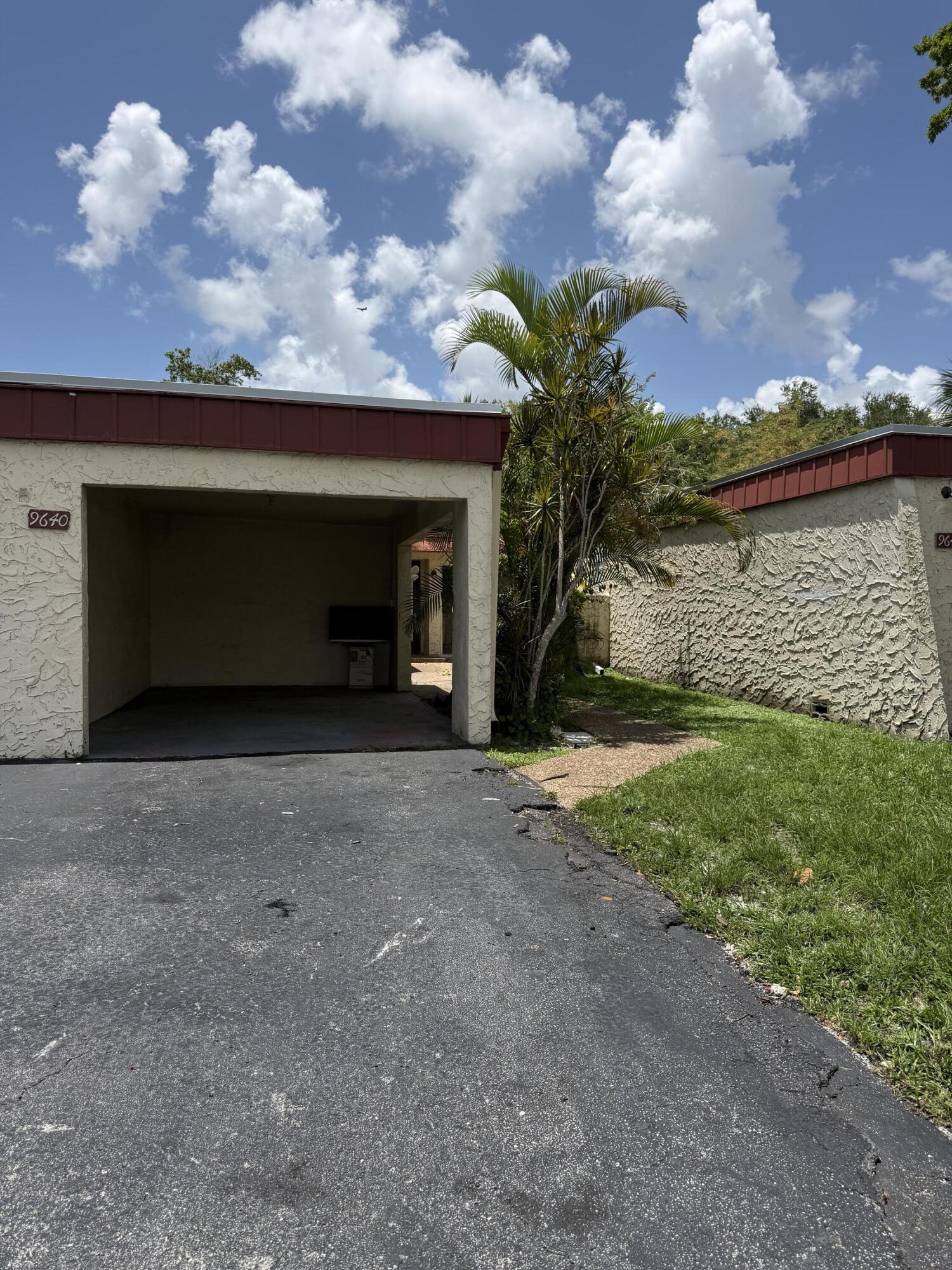 SPYGLASS CONDOMINIUM 1 - Residential Lease