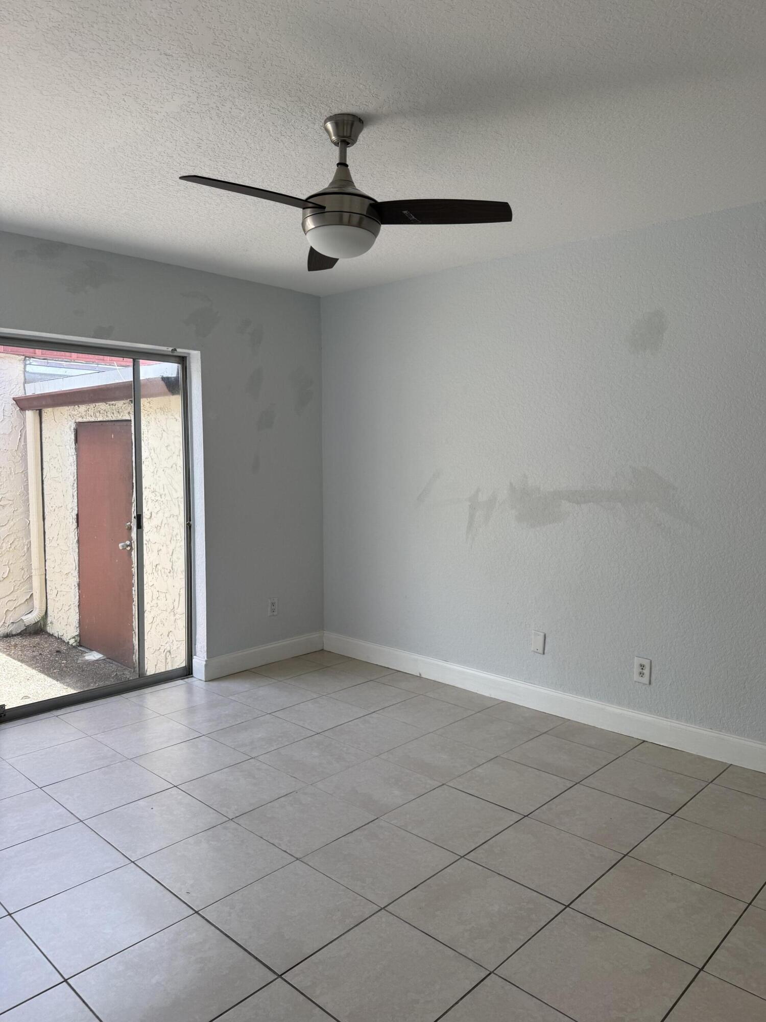 SPYGLASS CONDOMINIUM 1 - Residential Lease