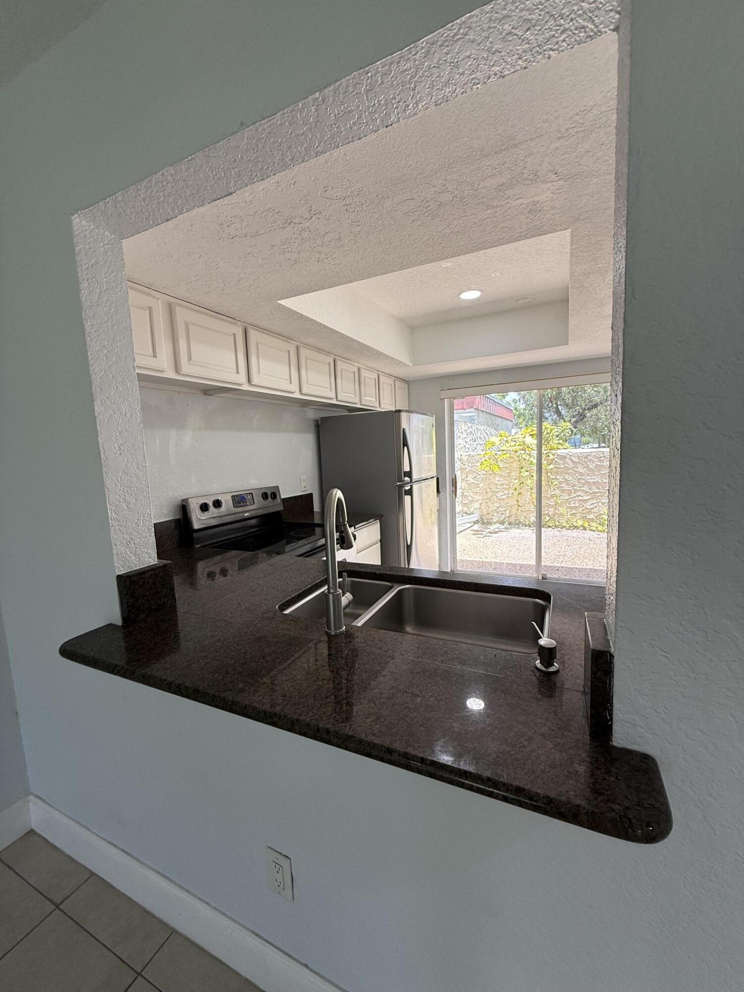 SPYGLASS CONDOMINIUM 1 - Residential Lease