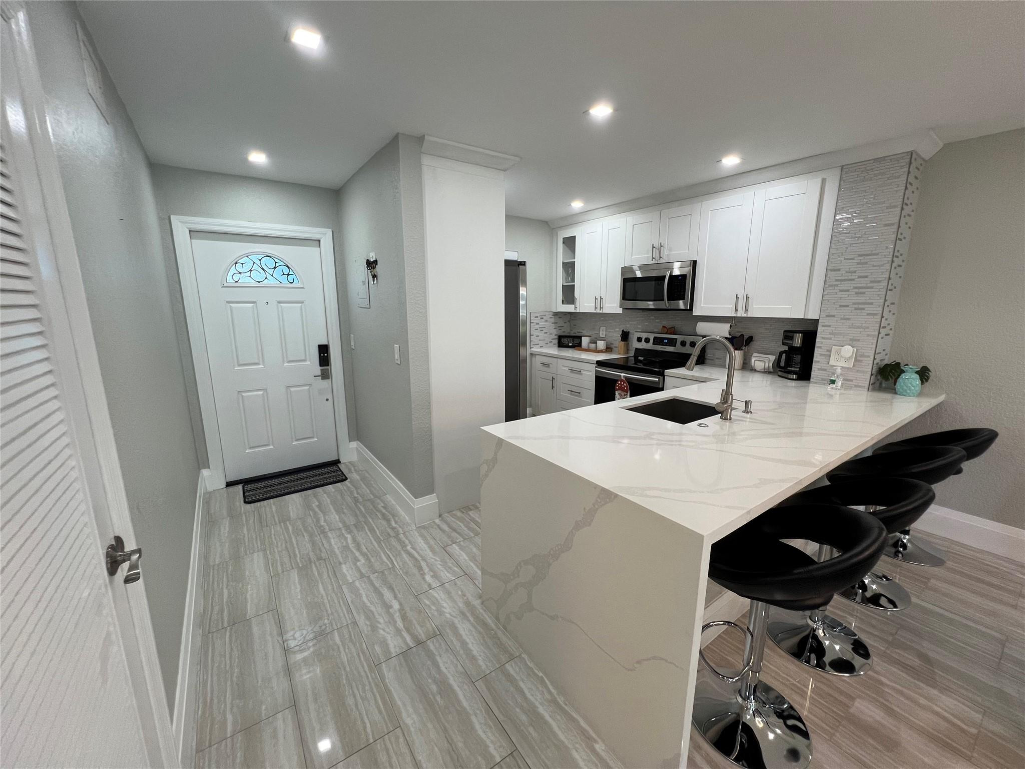 SANDALFOOT SOUTH ONE CONDO PT OF LTS 12, 33 AND 34 - Residential