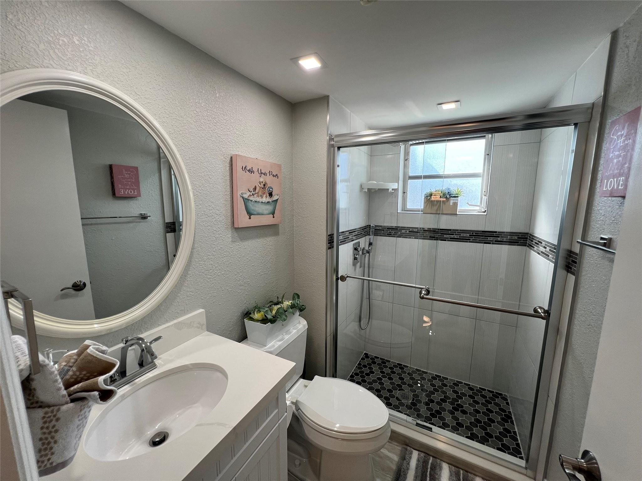 SANDALFOOT SOUTH ONE CONDO PT OF LTS 12, 33 AND 34 - Residential