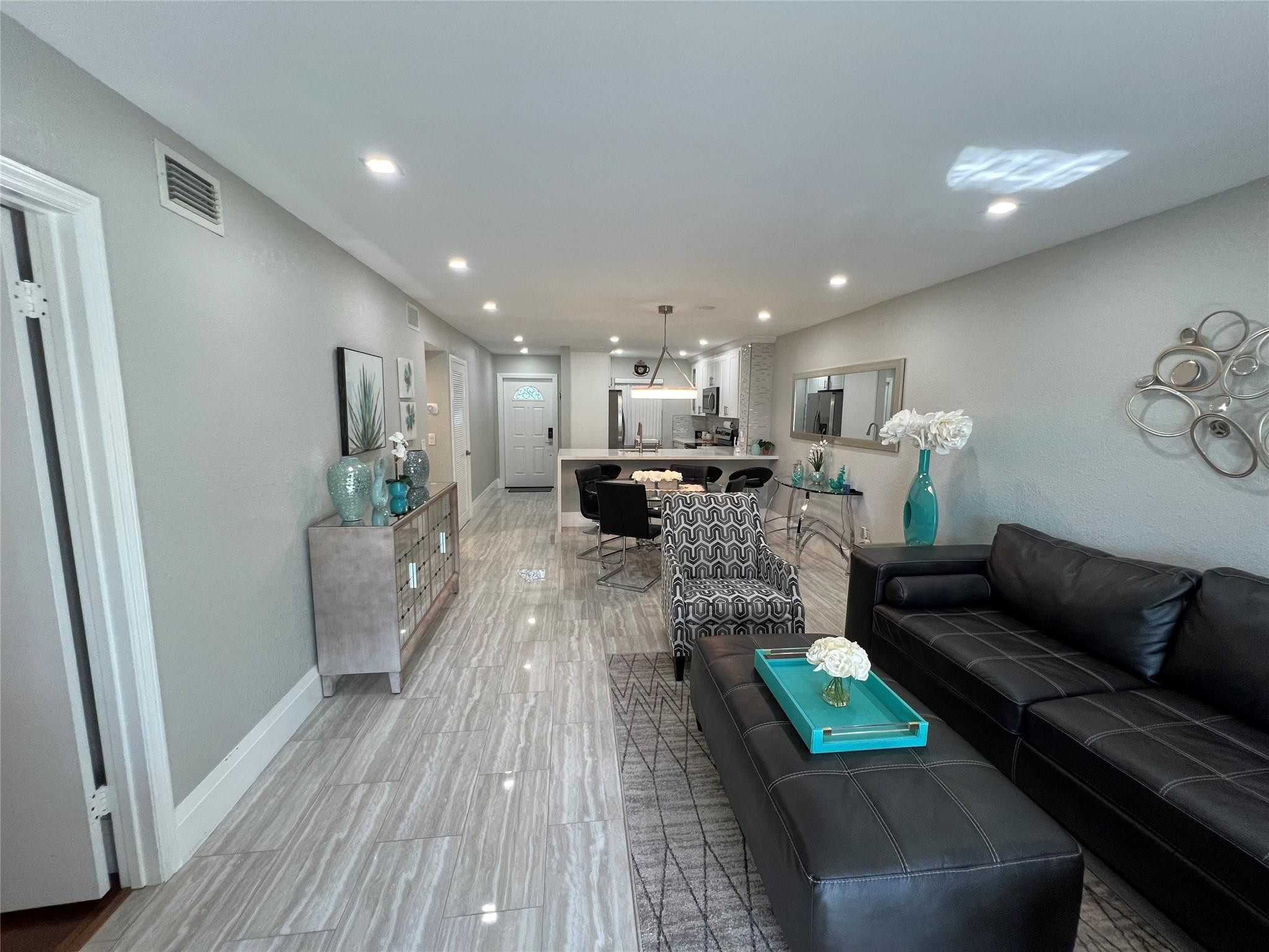 SANDALFOOT SOUTH ONE CONDO PT OF LTS 12, 33 AND 34 - Residential